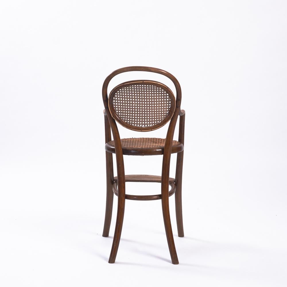 Michael Thonet antiker Kinderstuhl, 2er-Set (Geflecht) im Angebot