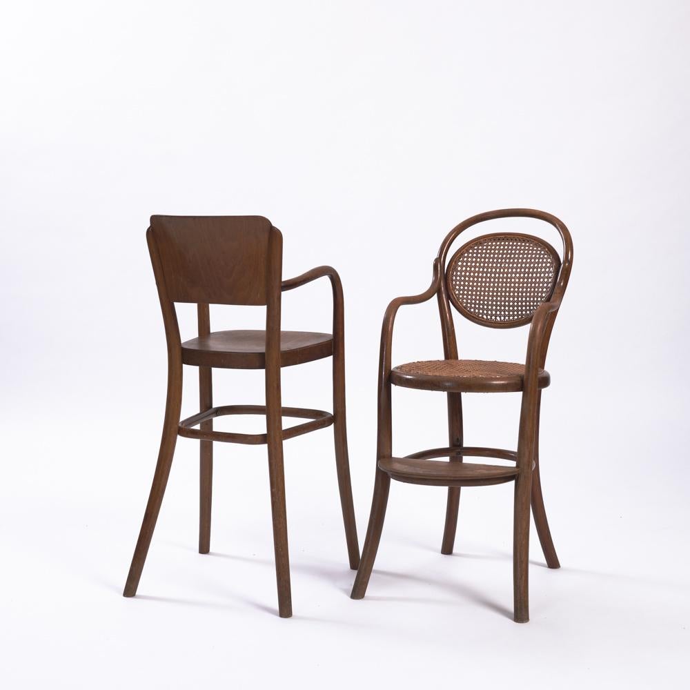 Michael Thonet antiker Kinderstuhl, 2er-Set (Rattan) im Angebot
