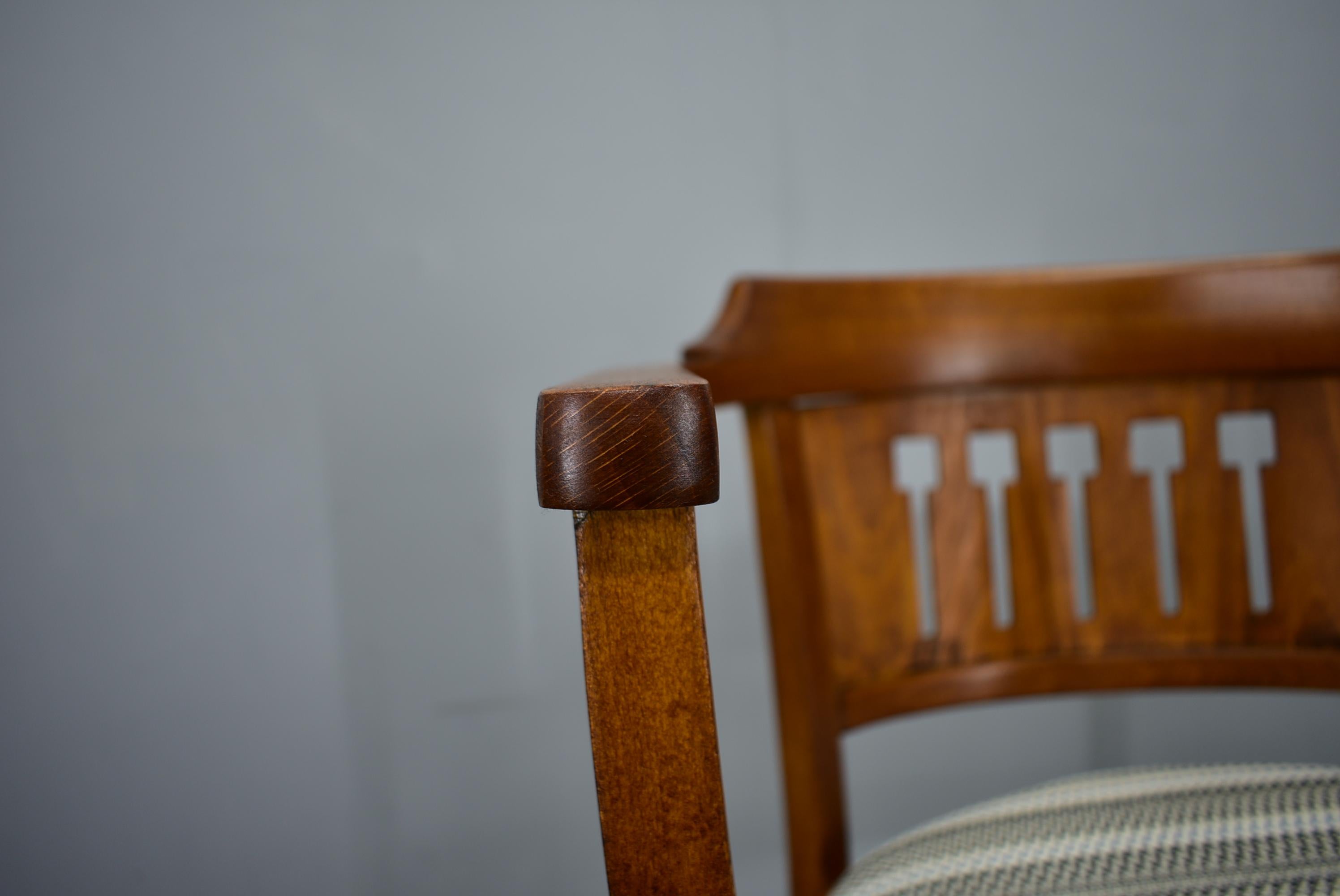Thonet armchair by Otto Wagner, 1910s In Good Condition For Sale In Praha, CZ