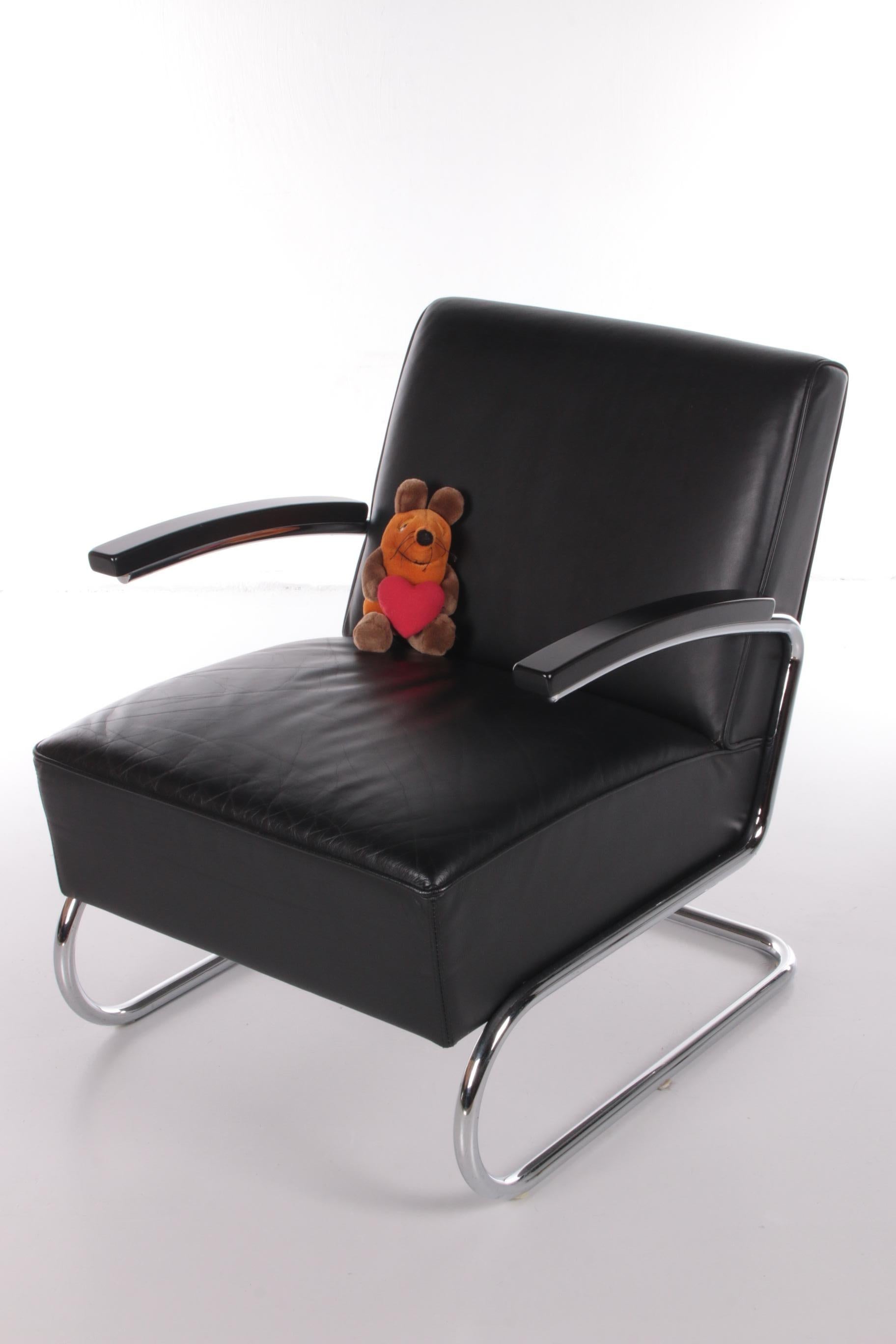 Thonet Armchair Model S411 black leather, 1980s


The Thonet S411 Armchair was designed by the Thonet Design Team.

This chair is a Thonet produced chair from about 2010. The chair is in very good condition and can last for a very long time.