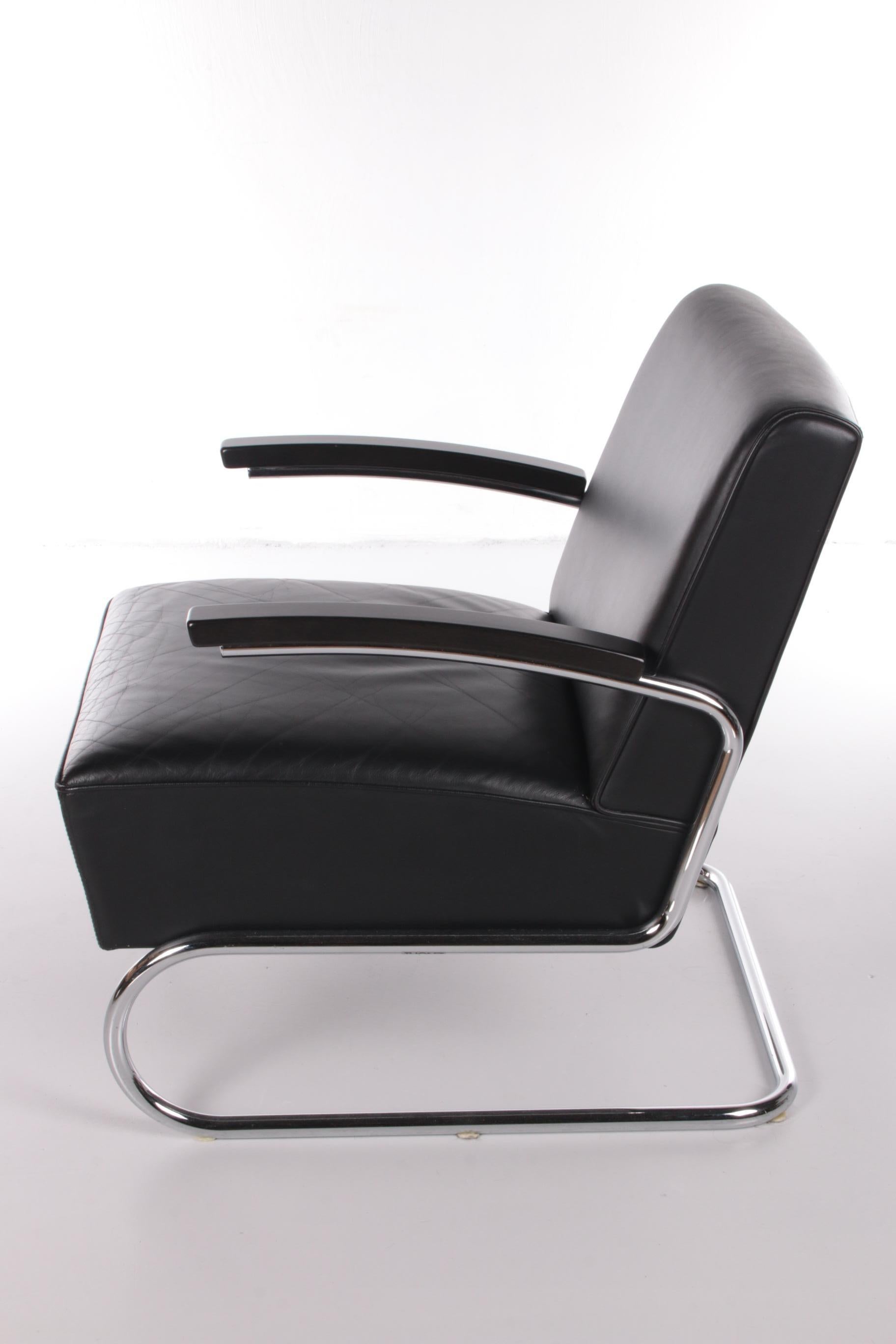 Thonet Armchair Model S411 Black leather, 1980s In Good Condition In Oostrum-Venray, NL