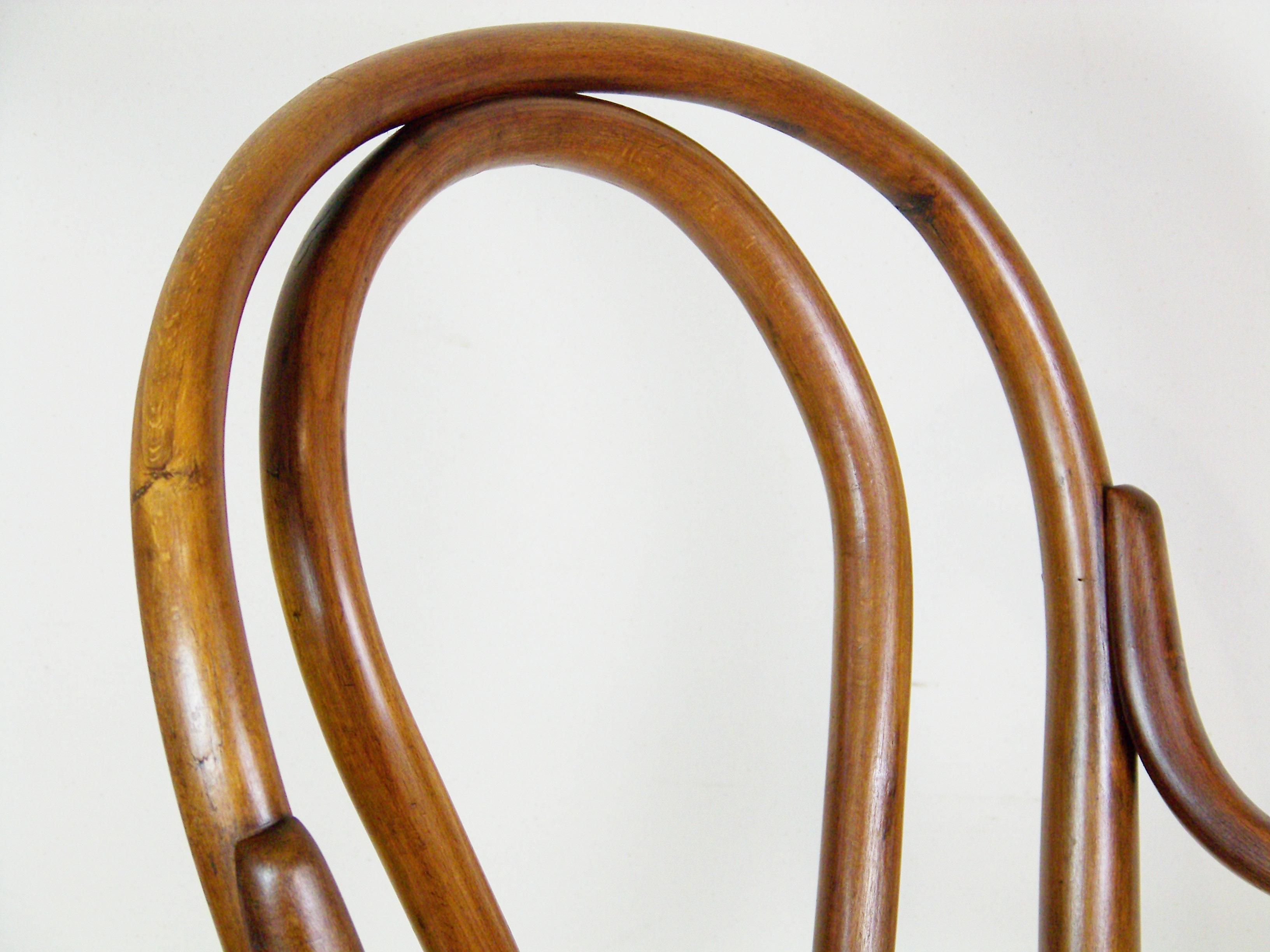 Thonet armchair Nr.18 In Good Condition In Praha, CZ