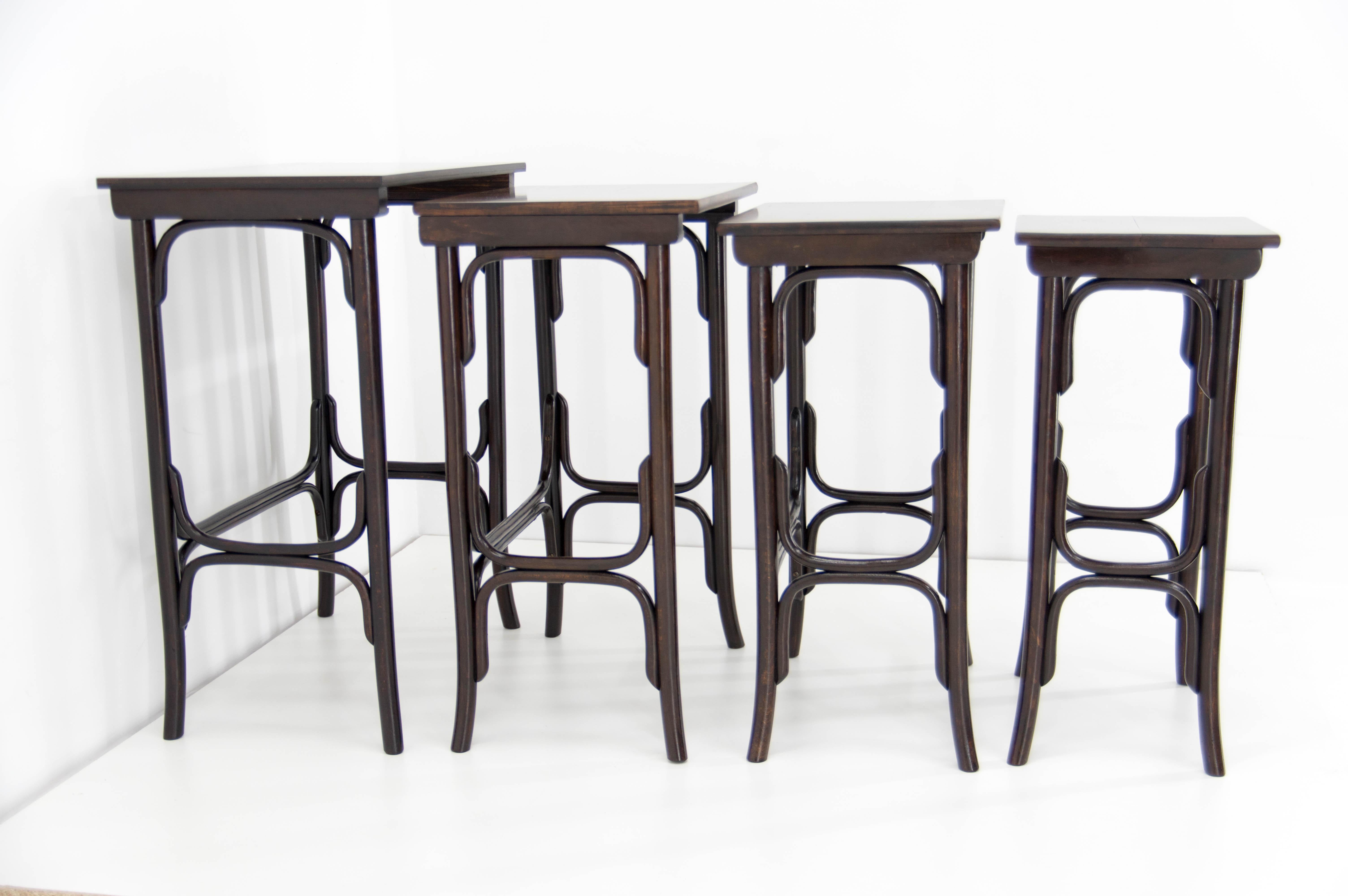 Bentwood Thonet Art Nouveau Nesting Tables Model 10, 1900s For Sale