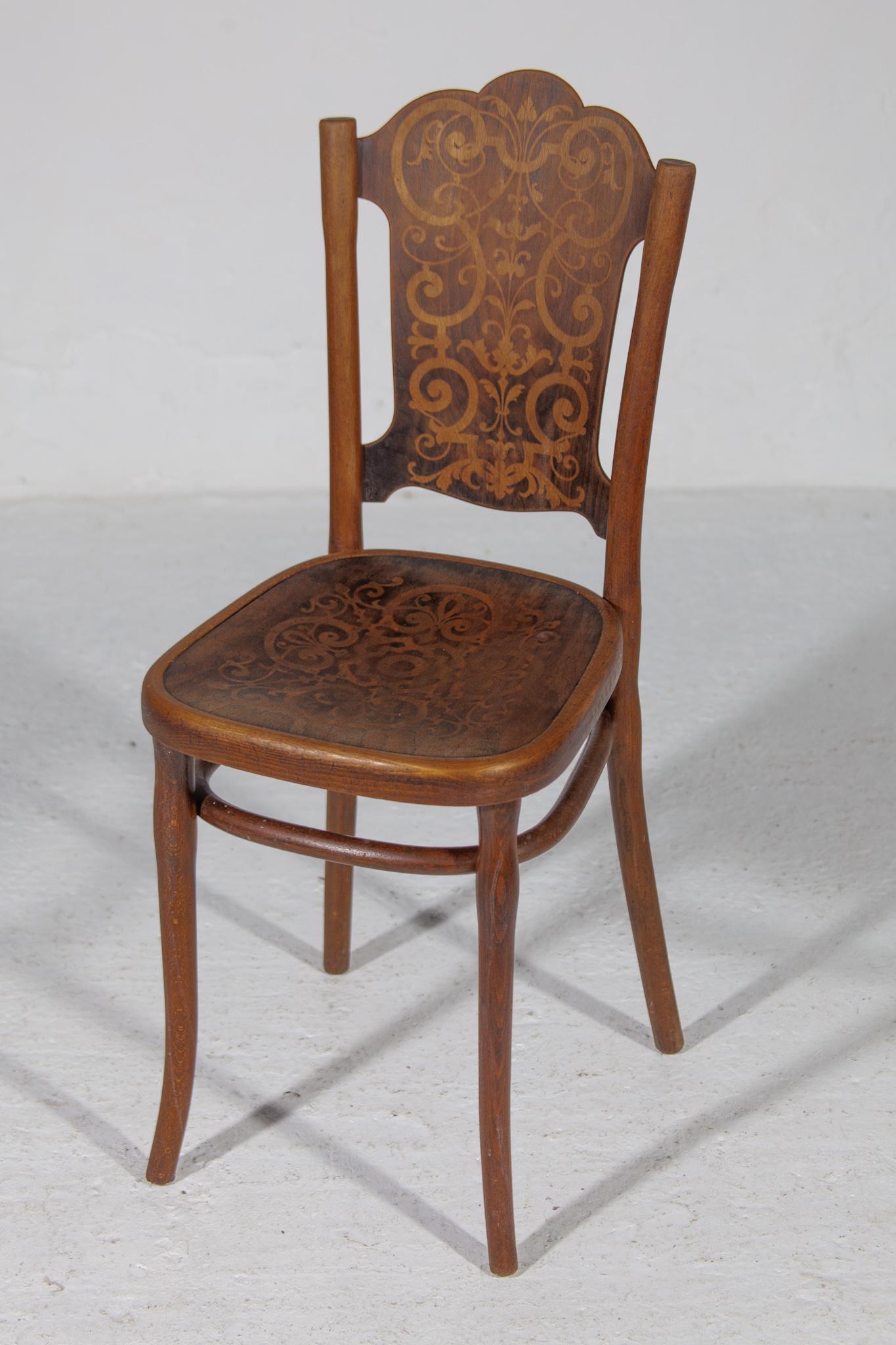 Bentwood Thonet Art Nouveau Set of Six very Rare Chairs with Printed Pattern. For Sale