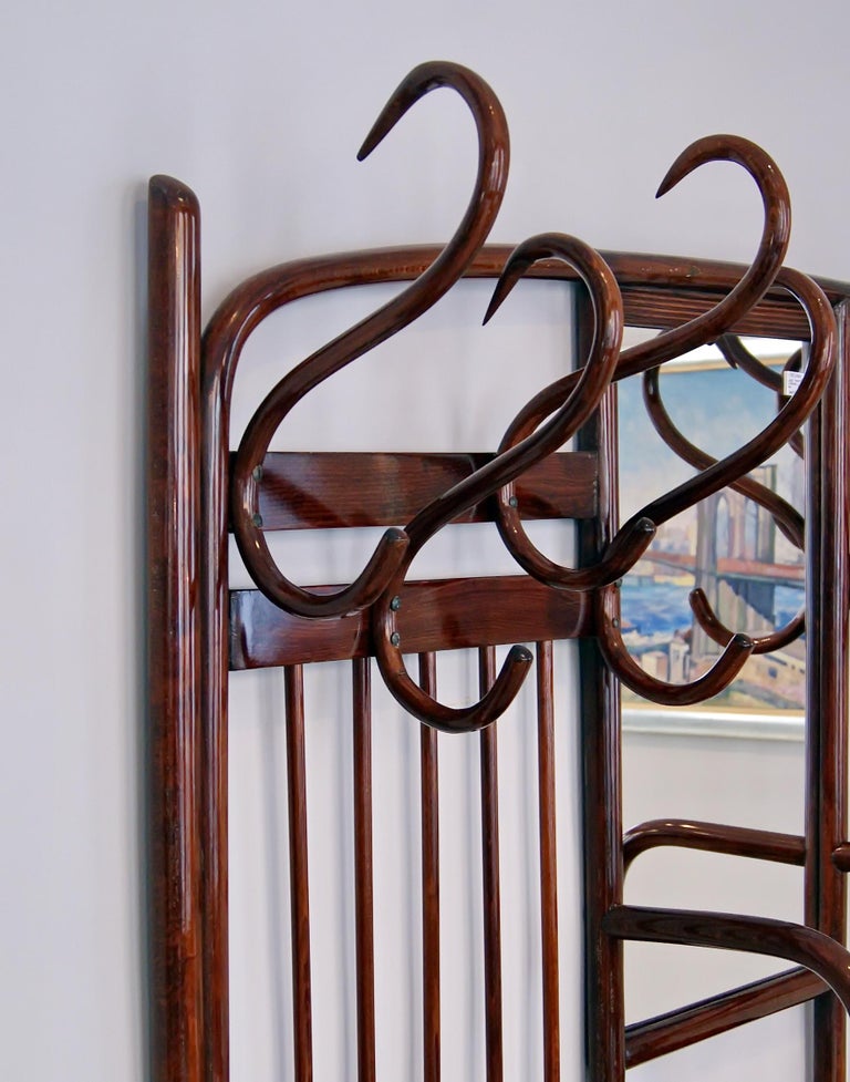 Early 20th Century Thonet Art Nouveau Wall Mounted Coat Rack Model 6 Mahogany Stained Vienna