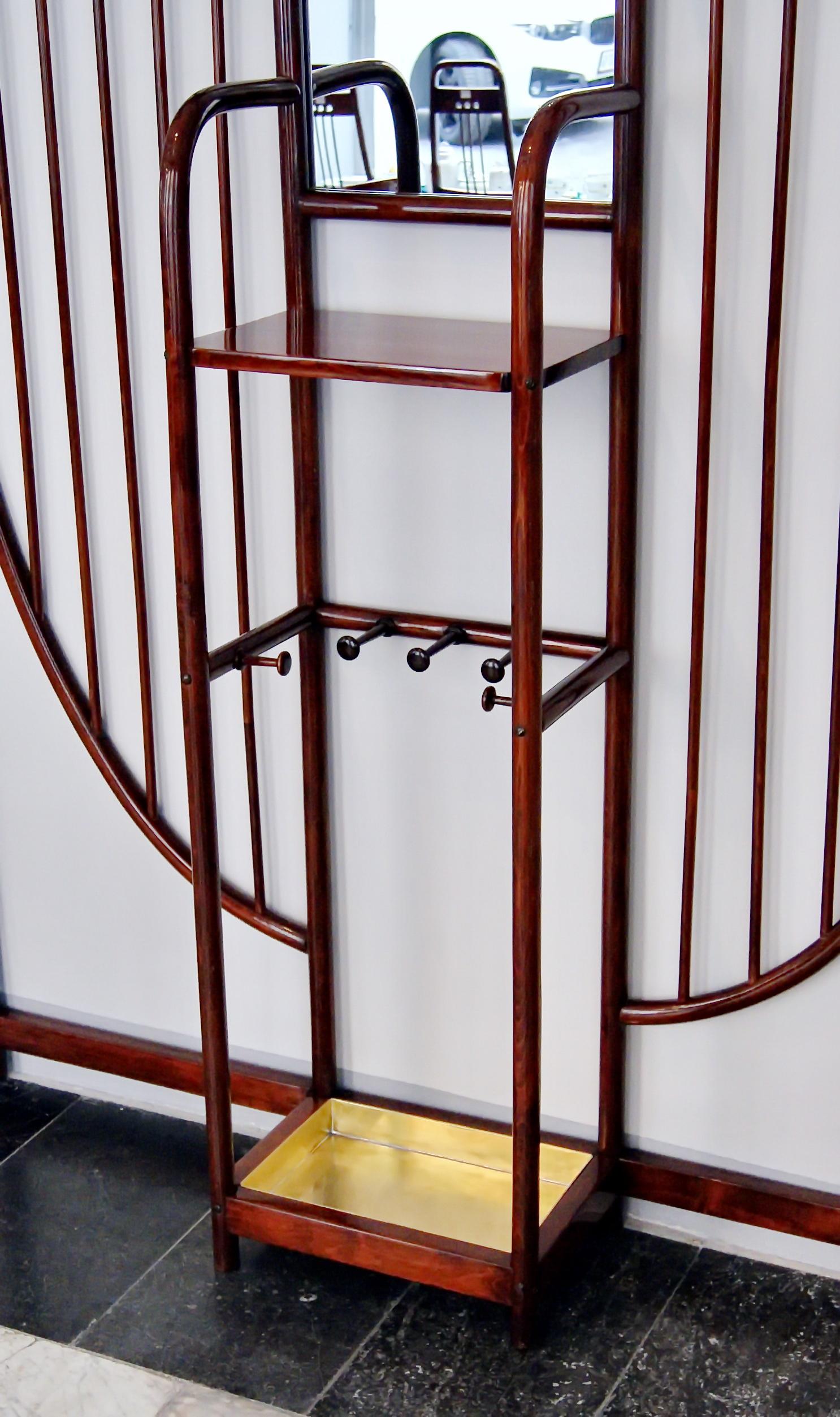 Thonet Jugendstil Wandgarderobe Modell 6 Mahagoni gebeizt Wien (Österreichisch)