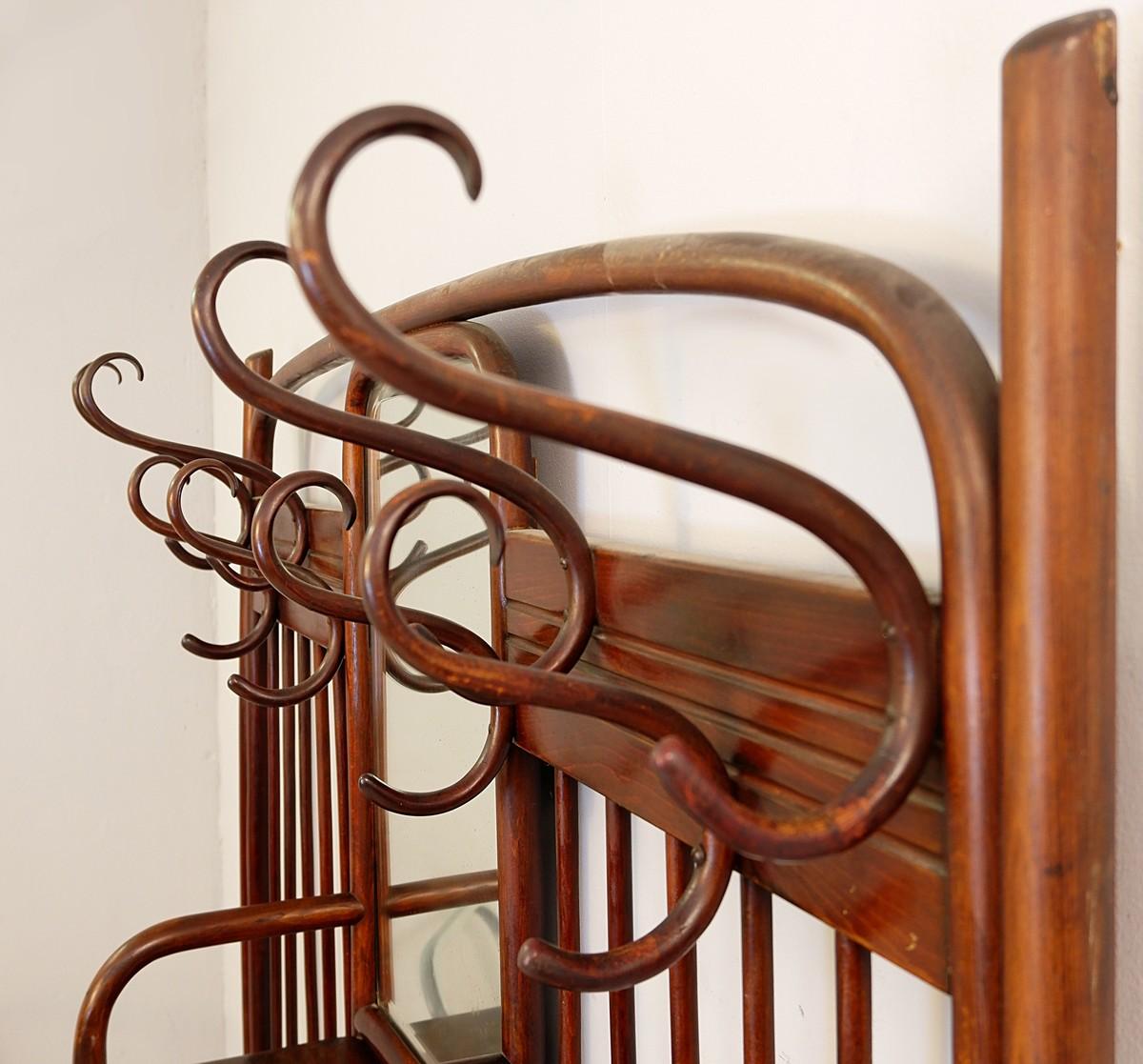 Wood Thonet Art Nouveau Wall Mounted Coat Rack Model 6 Mahogany Stained, Vienna