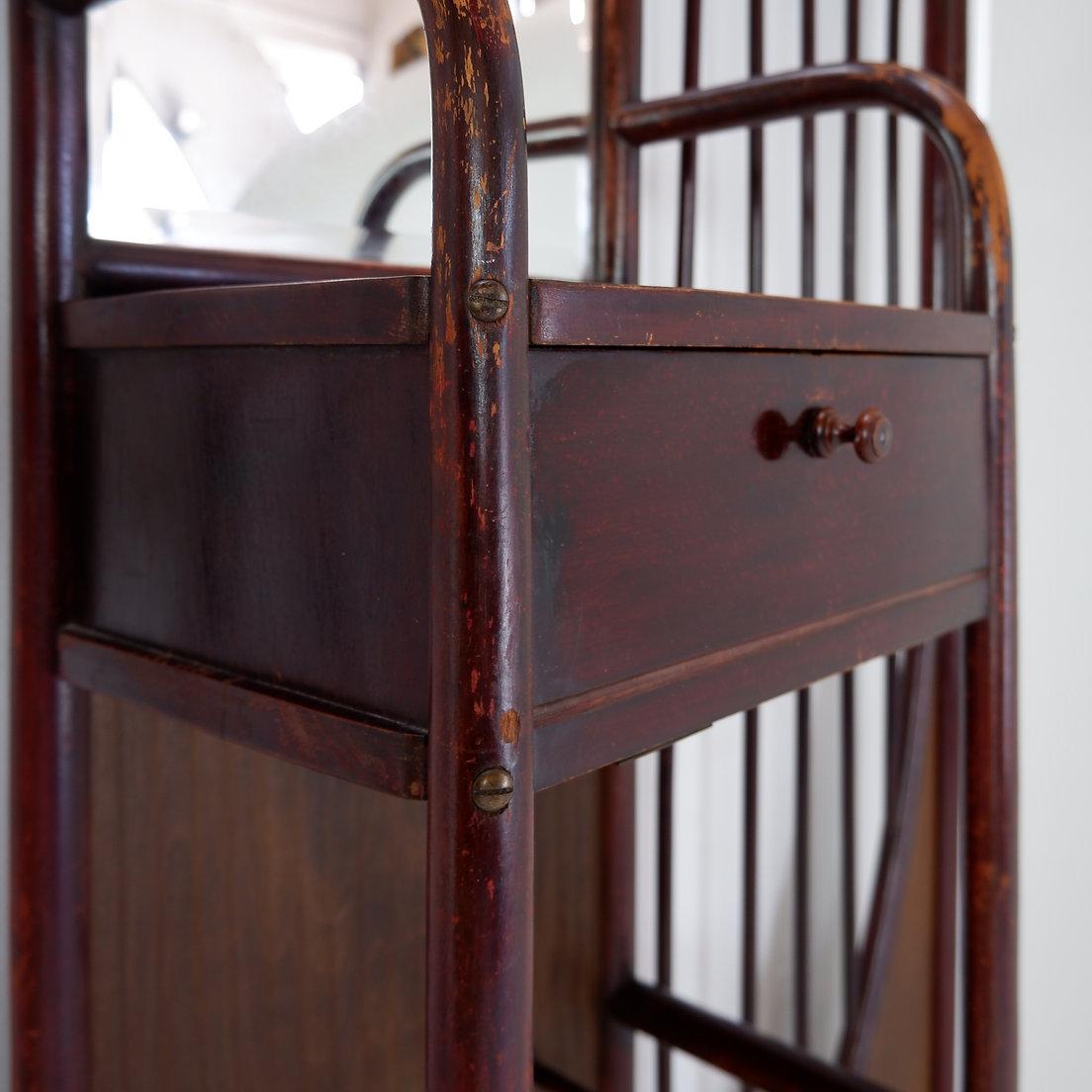 Thonet Jugendstil Wandgarderobe Wien um 1900 im Zustand „Gut“ im Angebot in Linkebeek, BE