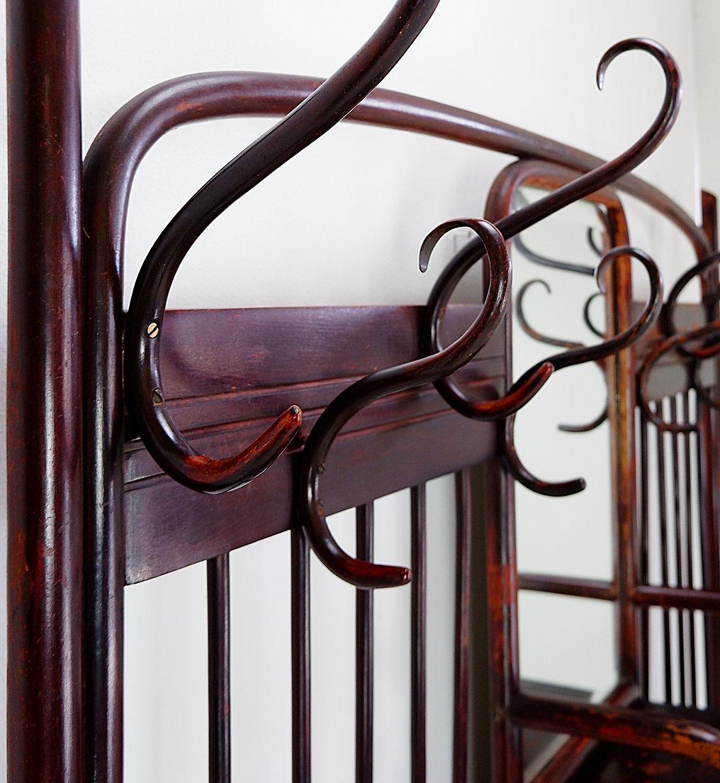 Thonet Jugendstil Wandgarderobe Wien um 1900 im Angebot 2
