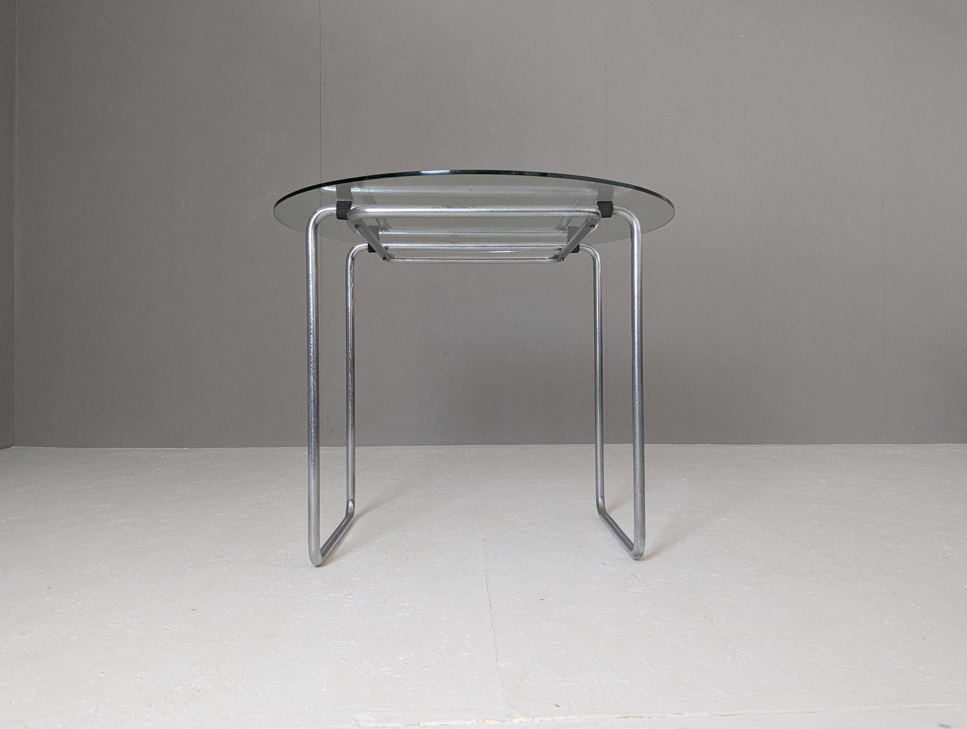 Designed by Marcel Breuer in the late 1920s and produced by Thonet in the 1930s, the B 18 table is a masterclass in radical reduction — where each line exists with purpose, and nothing is ornamental. This particular example is preserved in