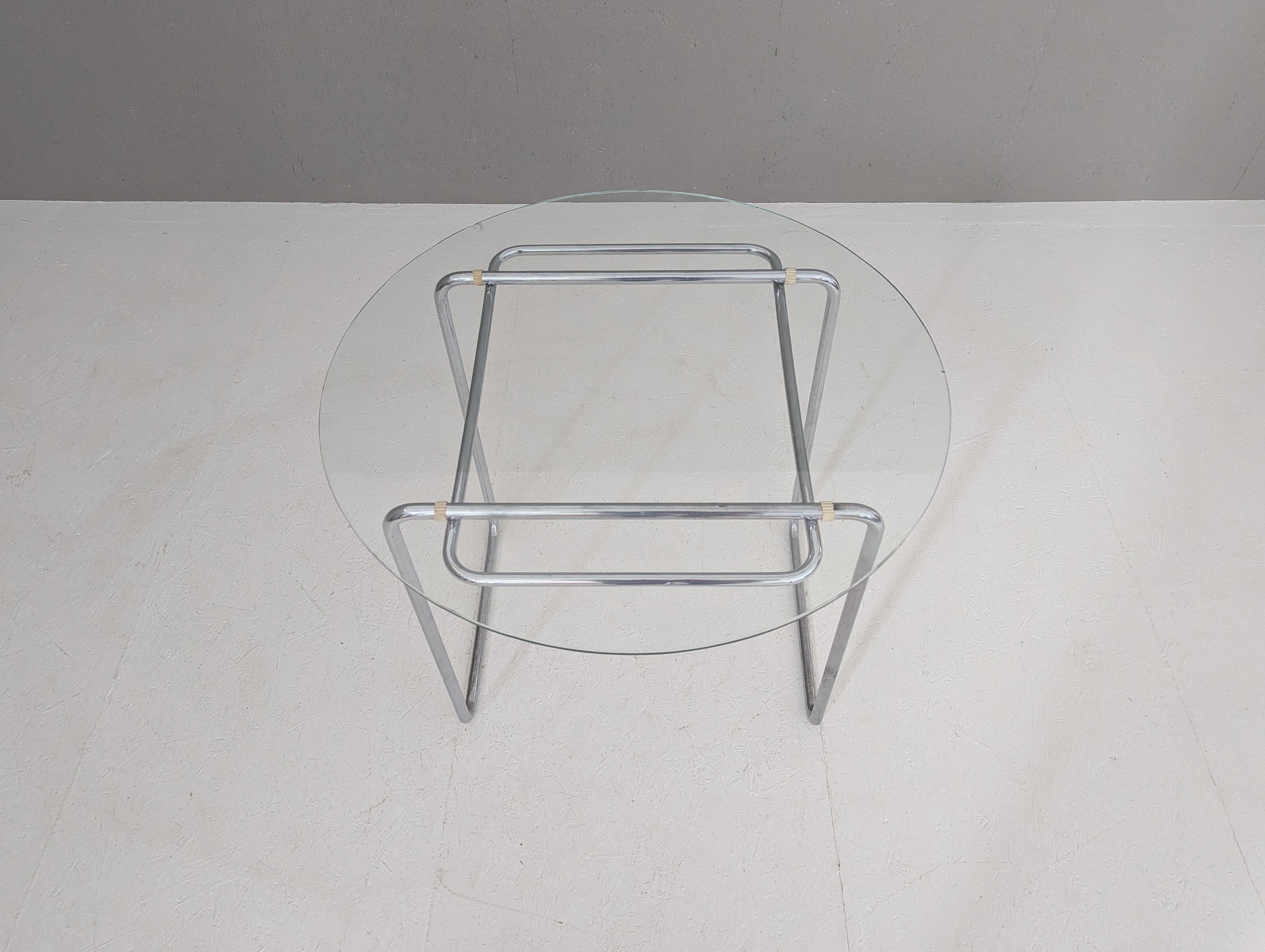 Milieu du XXe siècle Table Thonet B 18 par Marcel Breuer, années 1930 en vente