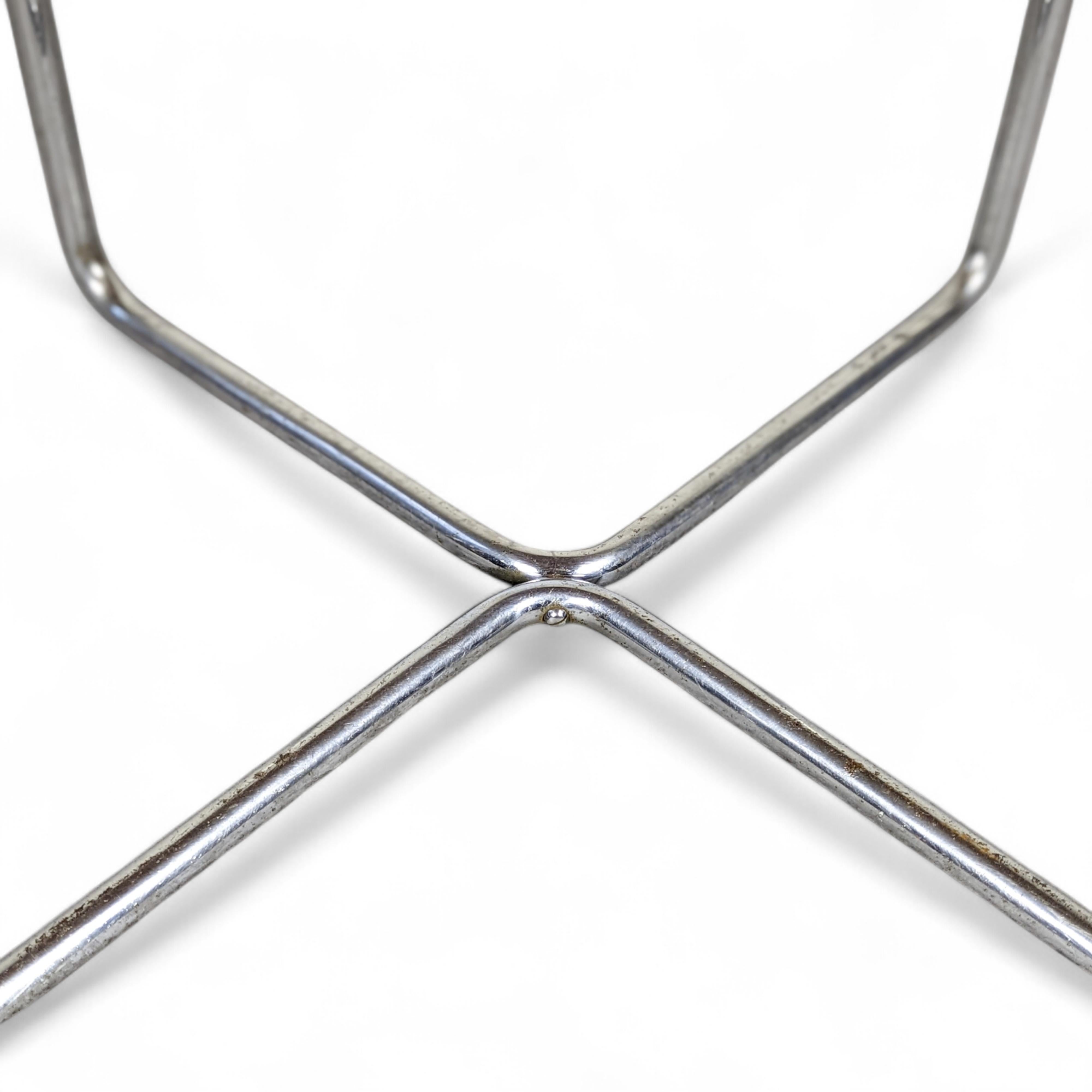 Mesa Thonet B 27 de acero tubular de Marcel Breuer Acero