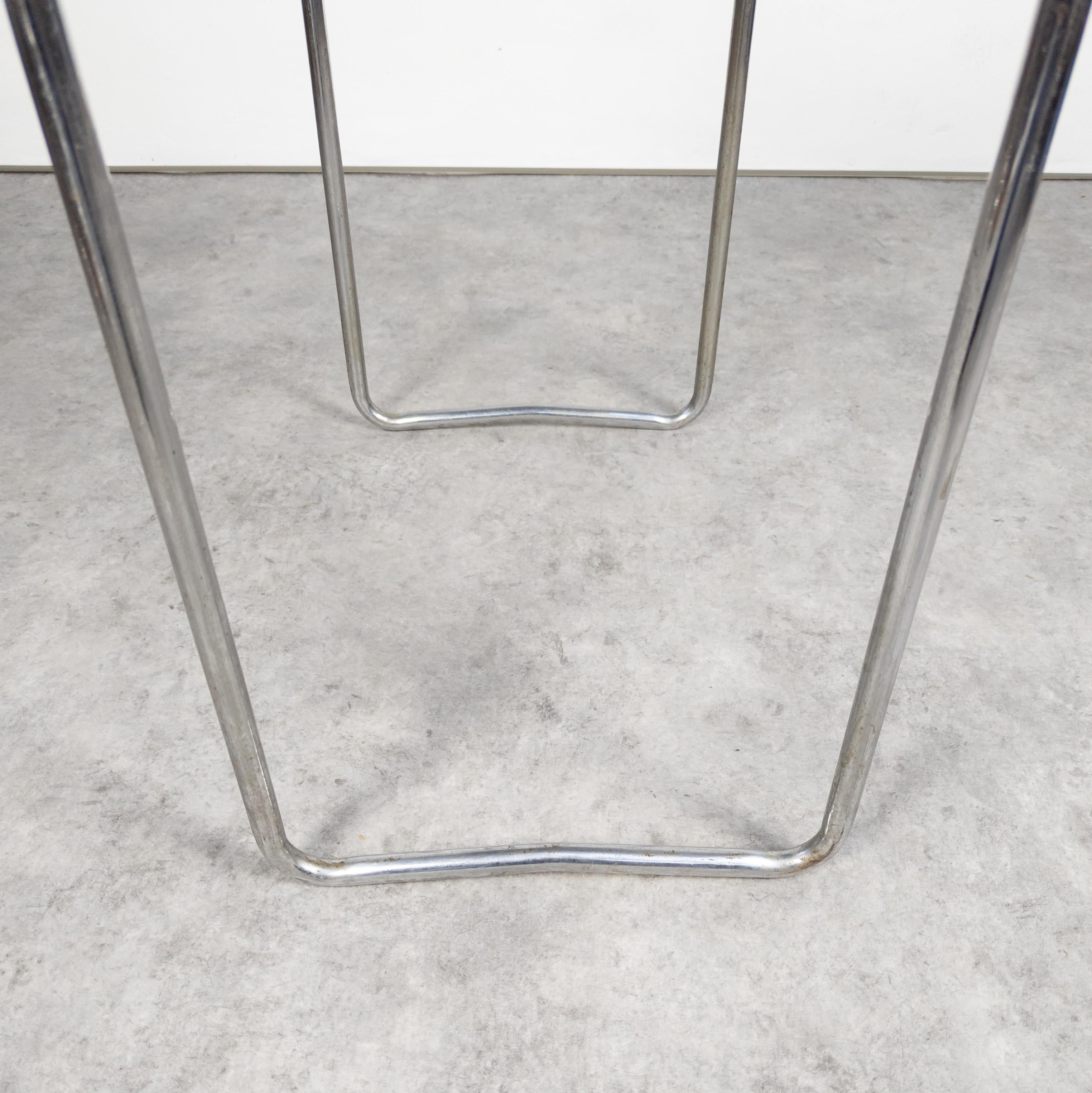 Table Thonet B 9 de Marcel Breuer en vente 3