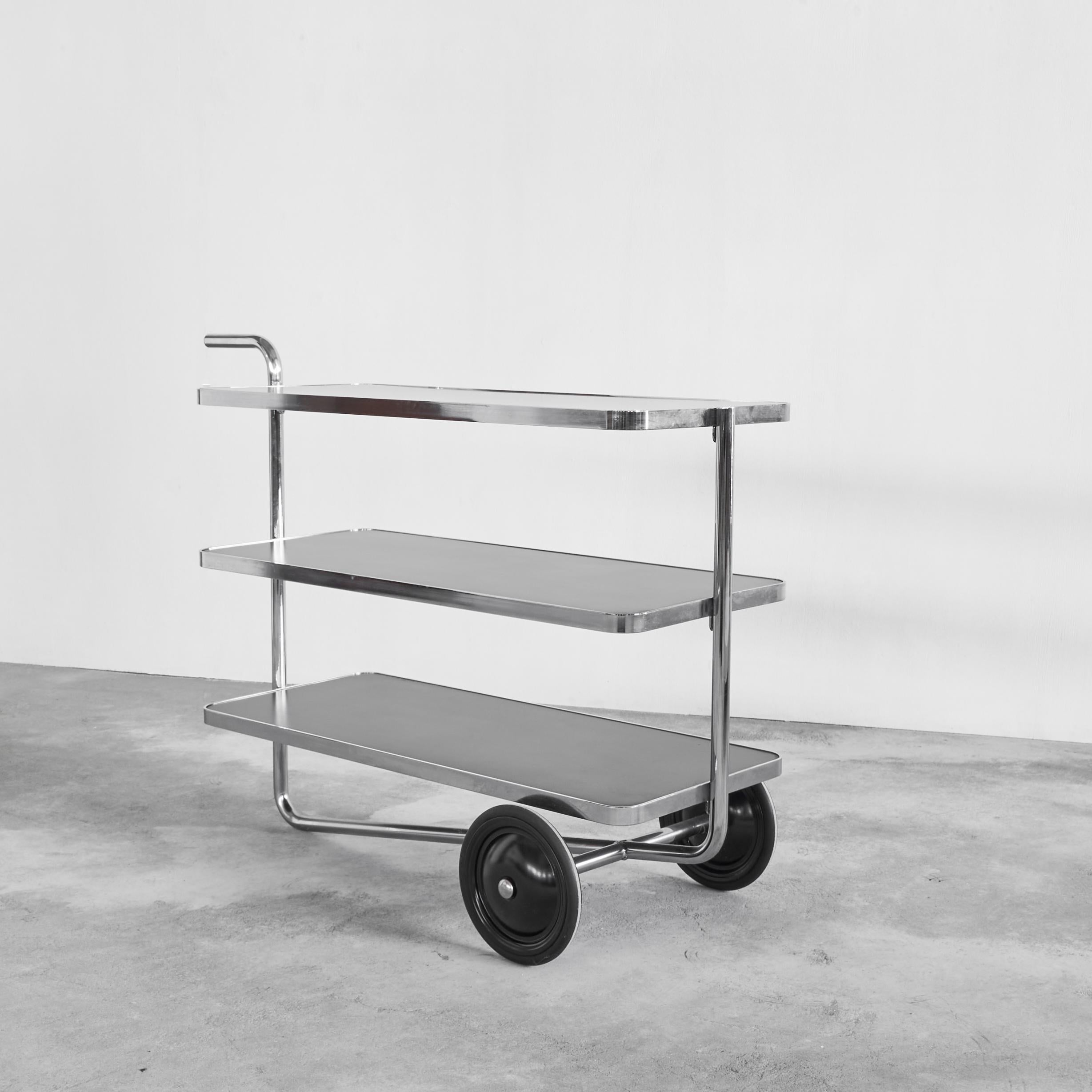 Chrome Chariot de bar ou chariot tubulaire Thonet de style Bauhaus des années 1980 en vente