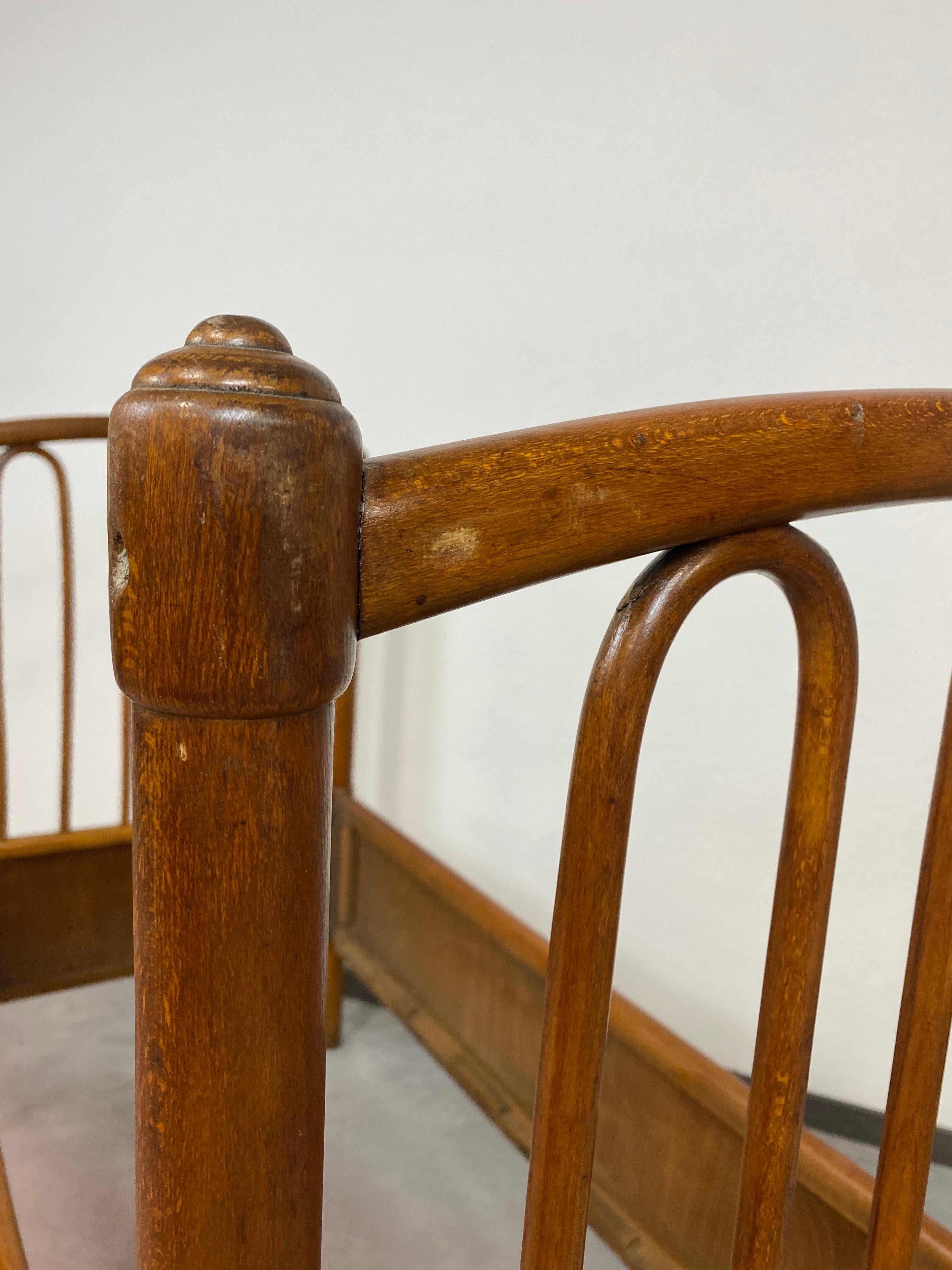 Austrian Thonet bed no.5 for a child For Sale