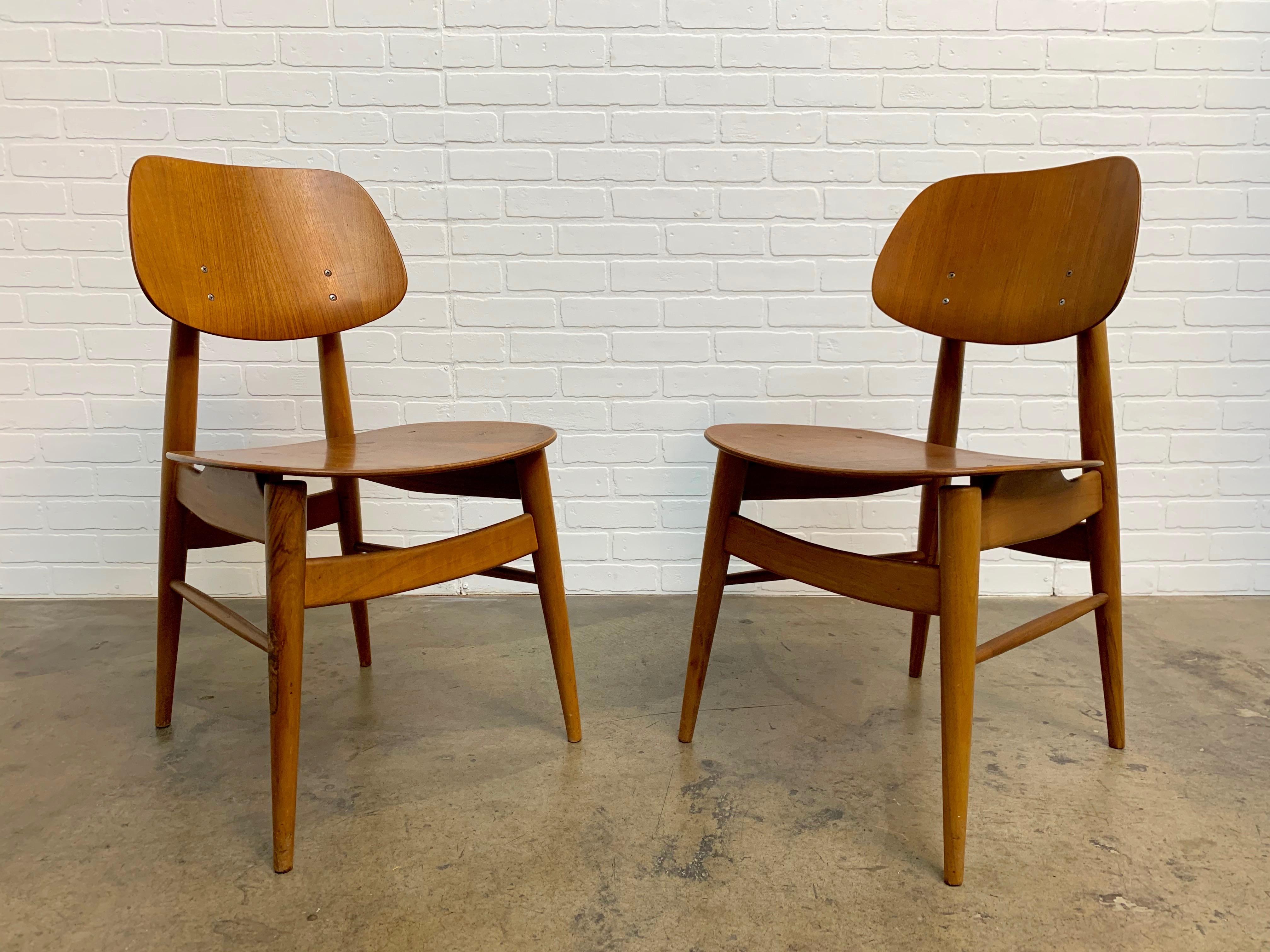 Pair of walnut bentwood dining or side chairs by Thonet.