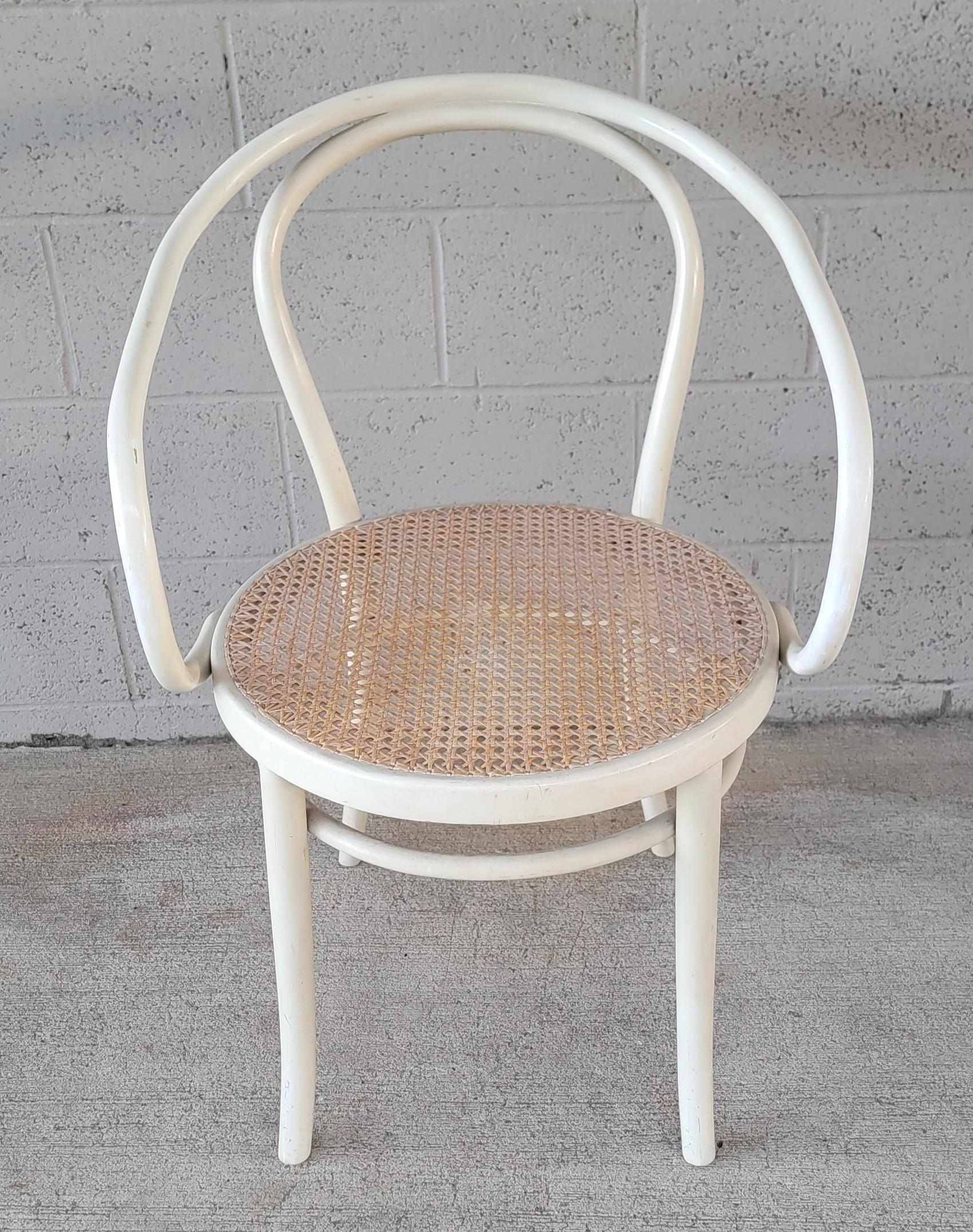  Thonet-Sessel aus Bugholz, Wiener Stuhl zugeschrieben Wiener Stuhl (20. Jahrhundert) im Angebot
