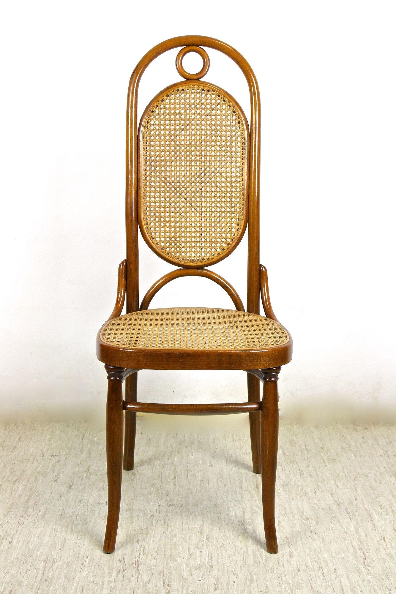 Polished Thonet Bentwood Chairs with Table, Art Nouveau Seating Set, Austria, circa 1915 For Sale
