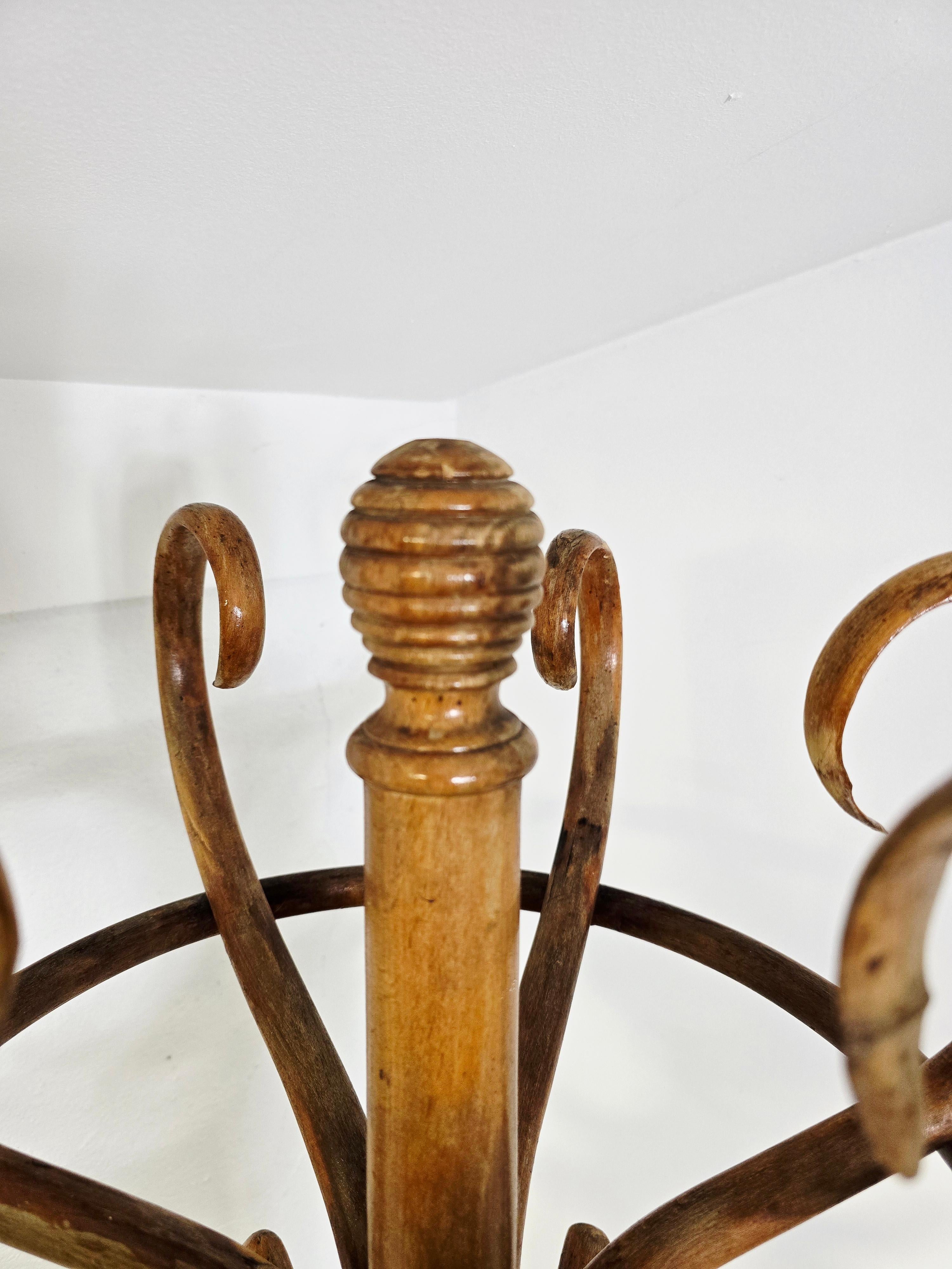Thonet Mantel- und Hutständer aus Bugholz im Angebot 4