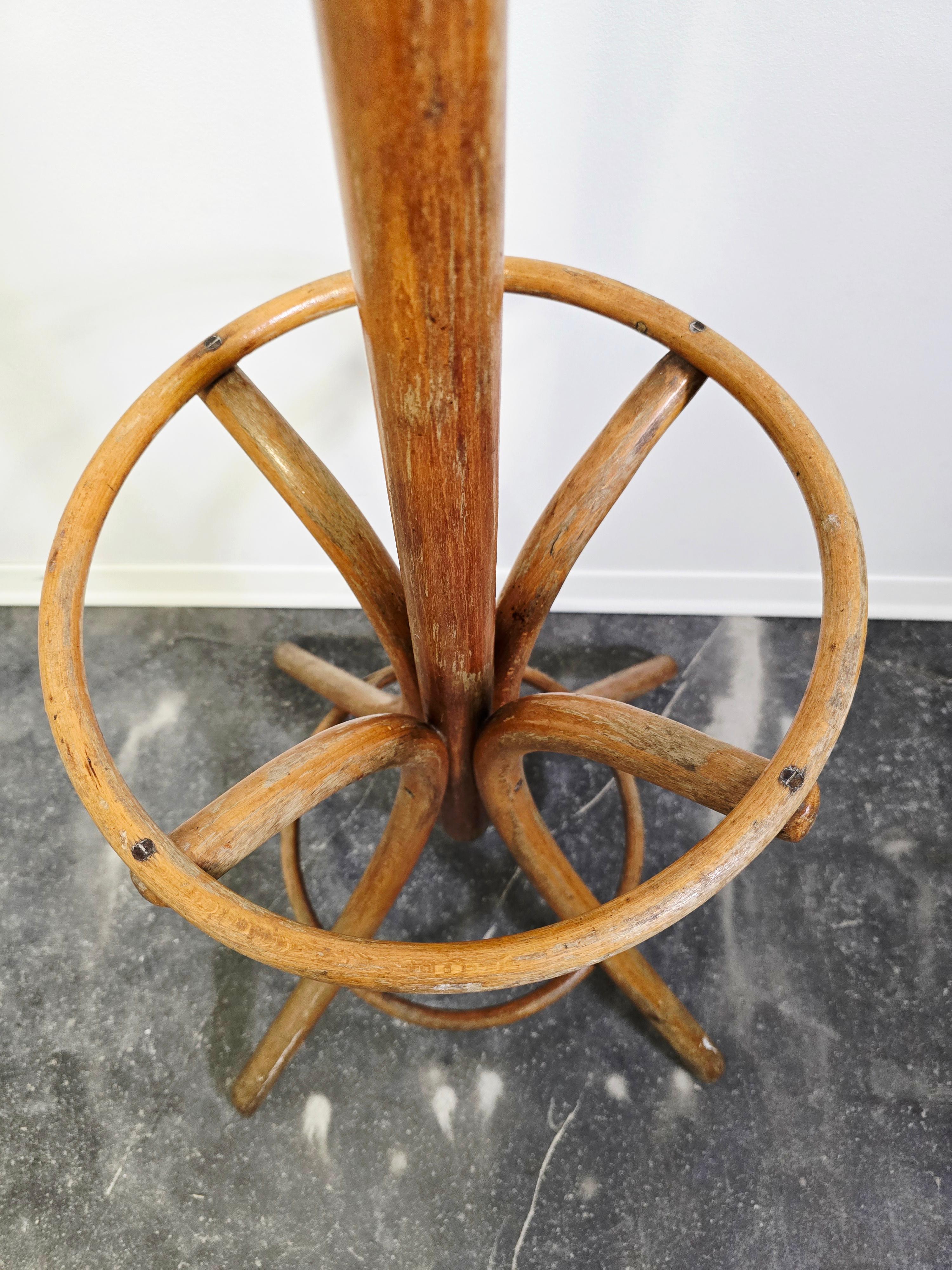 Thonet Mantel- und Hutständer aus Bugholz im Angebot 1