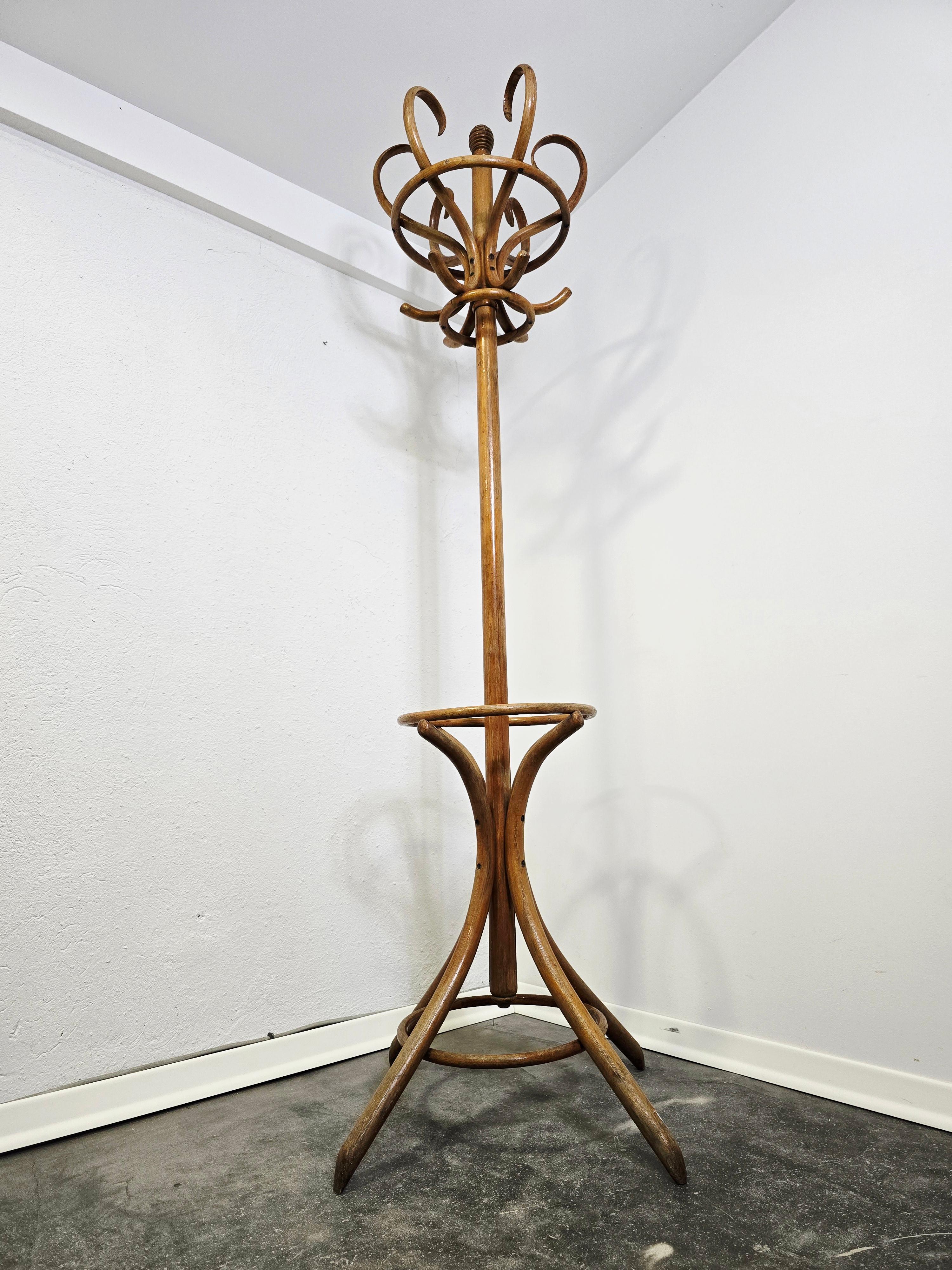 Thonet Mantel- und Hutständer aus Bugholz im Angebot 2