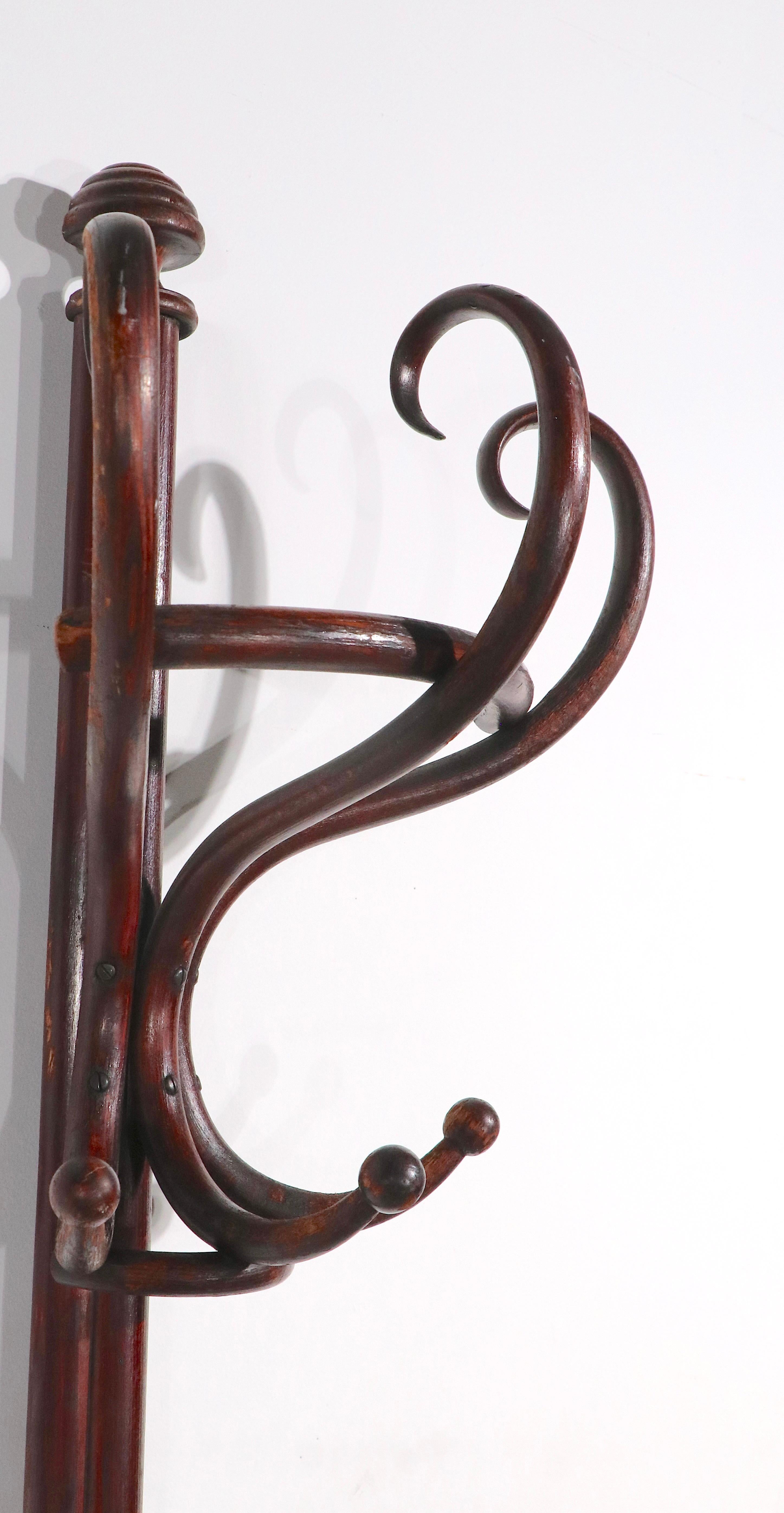 Thonet Bentwood Half Round Coat Tree Rack Stand In Good Condition In New York, NY