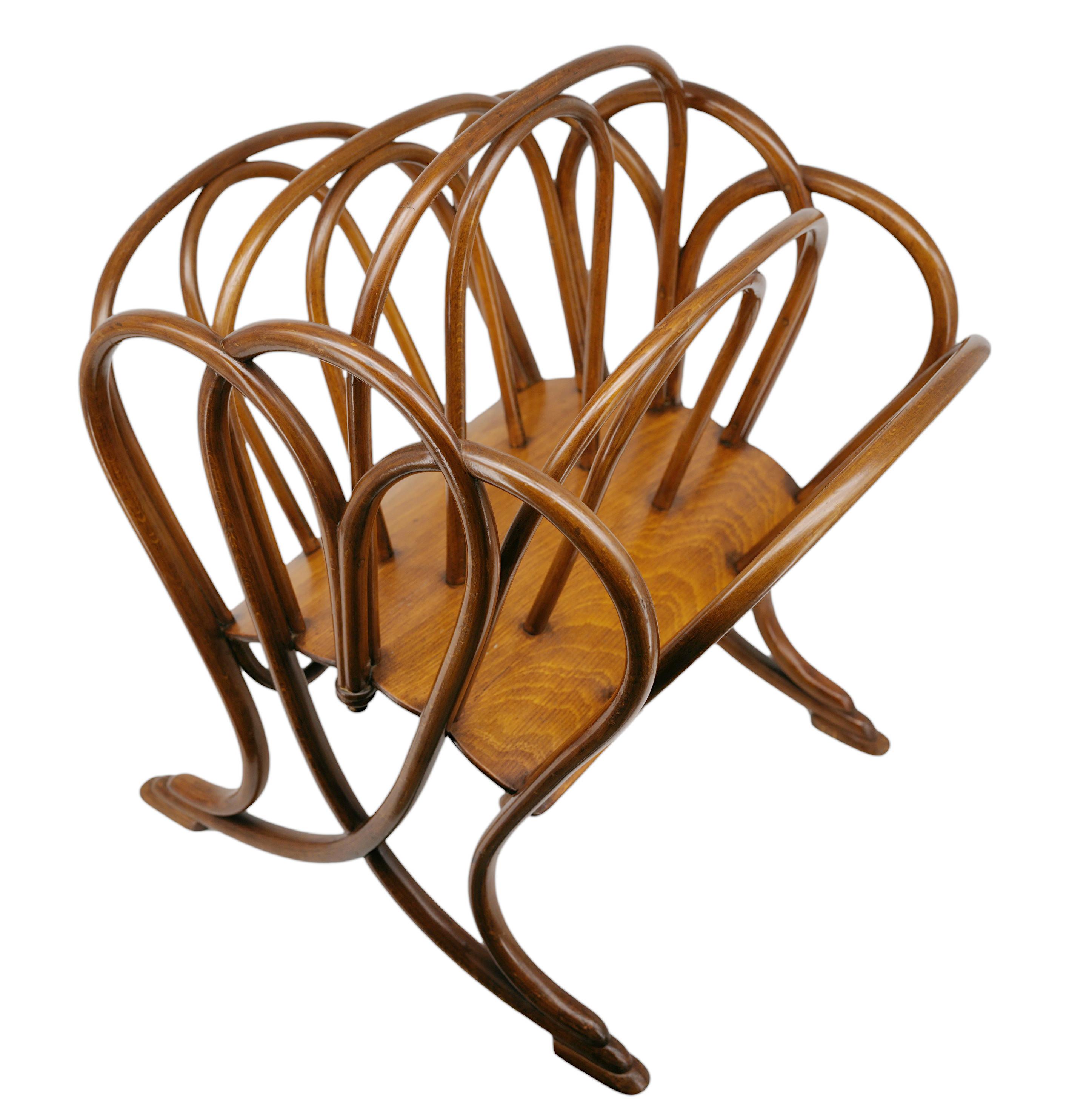 Art nouveau Porte-revues THONET en bois cintré, vers 1880 en vente