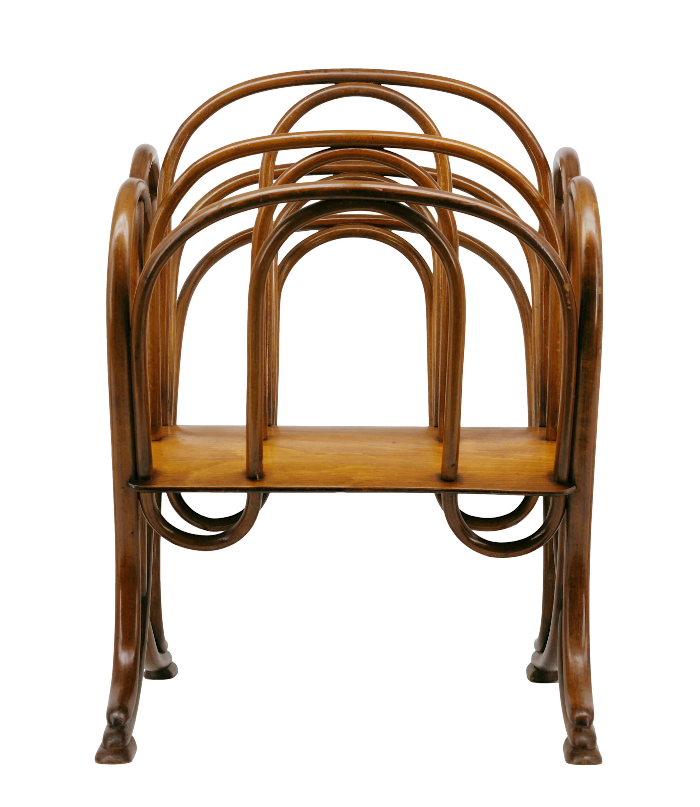 Portariviste in legno curvato Thonet, 1880 ca. In condizioni ottime in vendita a Saint-Amans-des-Cots, FR