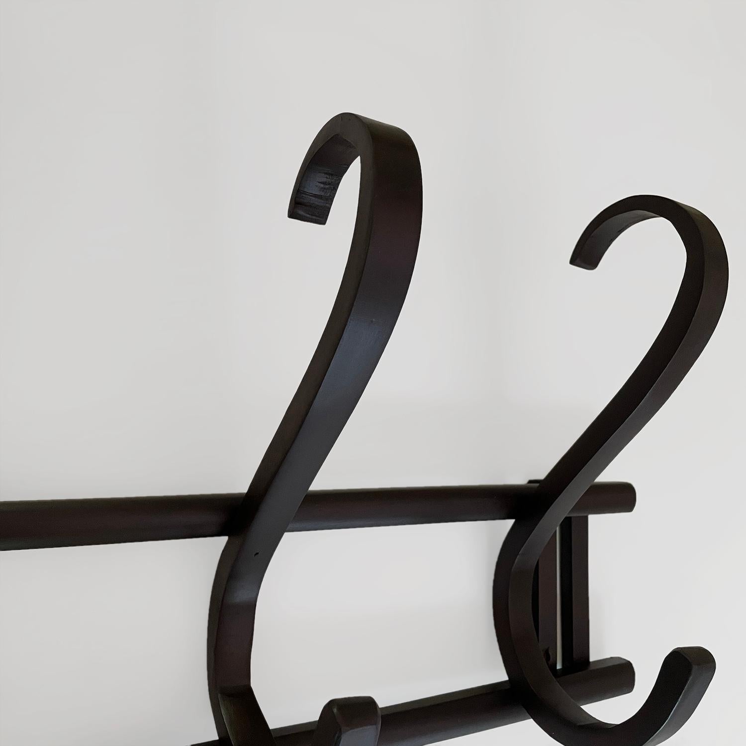 Perchero Thonet Bentwood Mid Century en Bueno estado para la venta en Los Angeles, CA