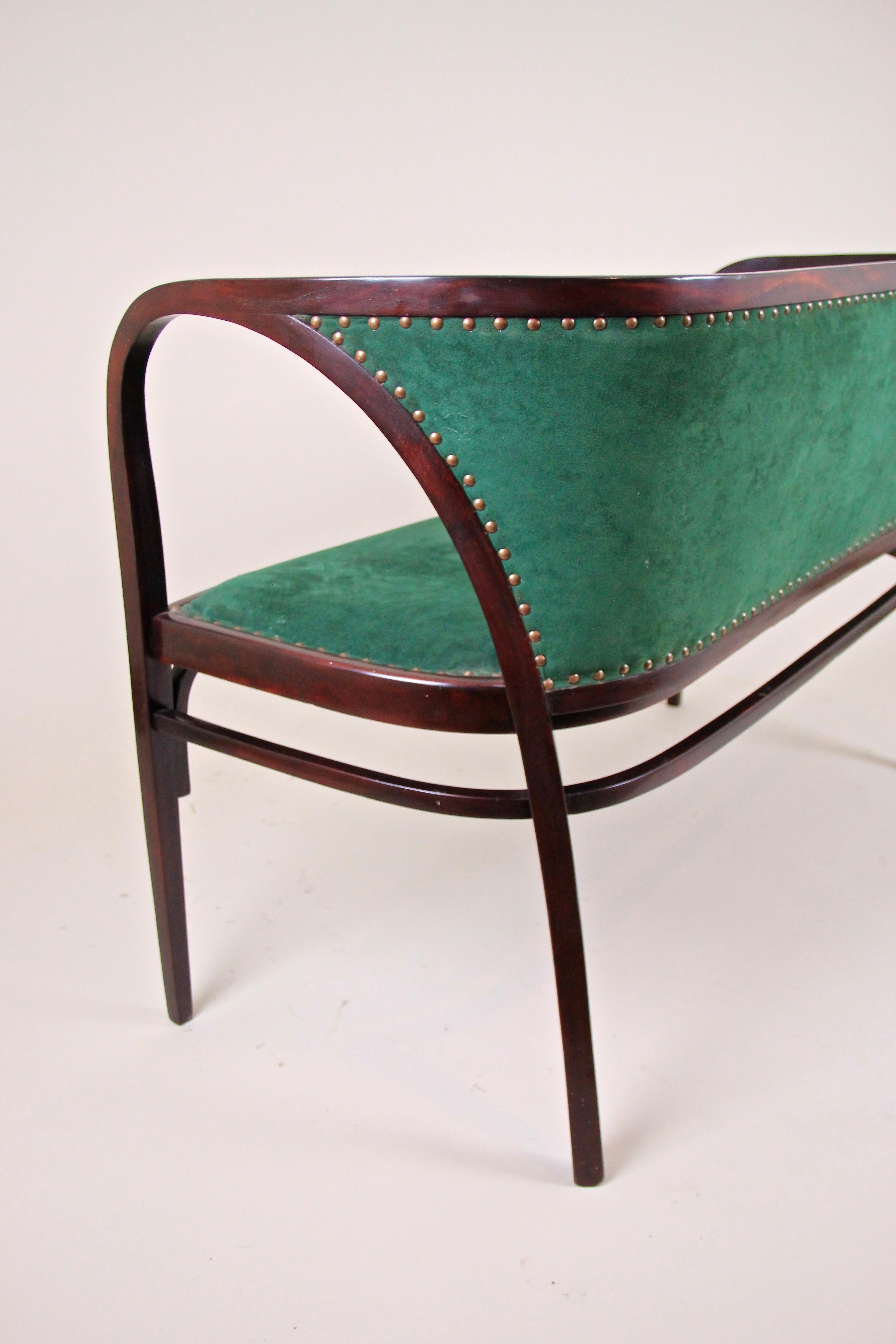 Thonet Bentwood Seating Set/ Salon Suite by M. Kammerer, Austria, circa 1910 For Sale 5