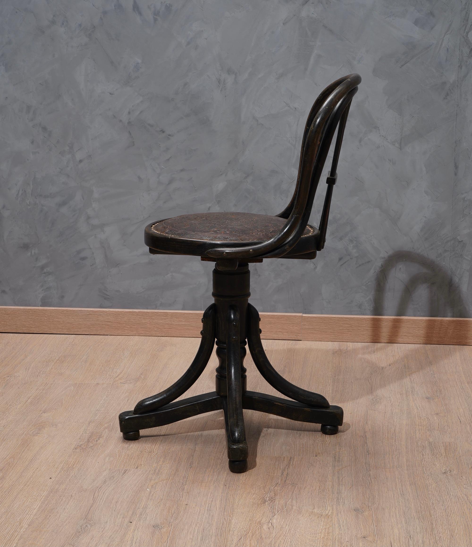Thonet Black Swivel Austrian Art Nouveau Chair, 1890 For Sale 1