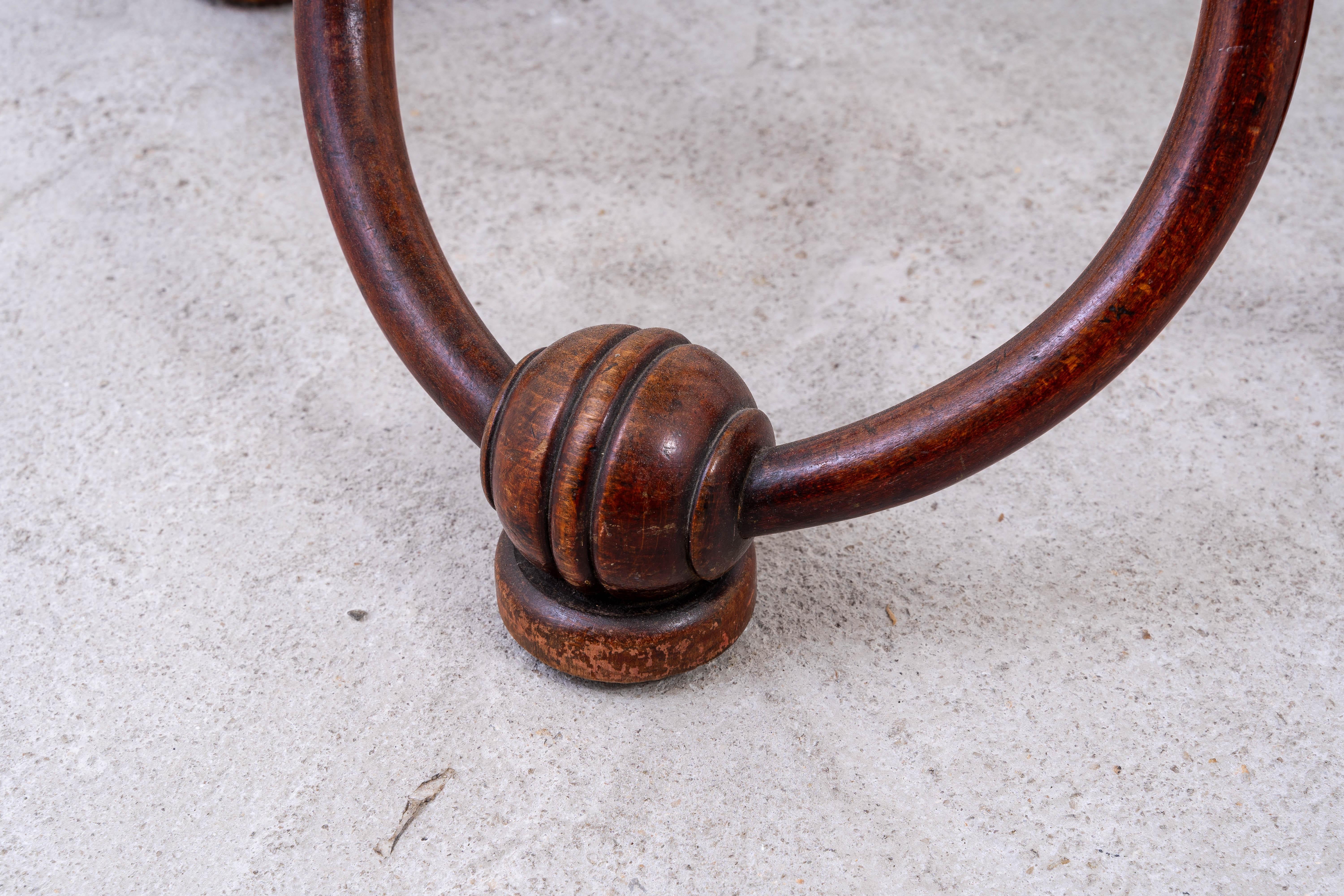 Thonet – von Michael Thonet – Beistelltisch – Buche (Frühes 20. Jahrhundert) im Angebot