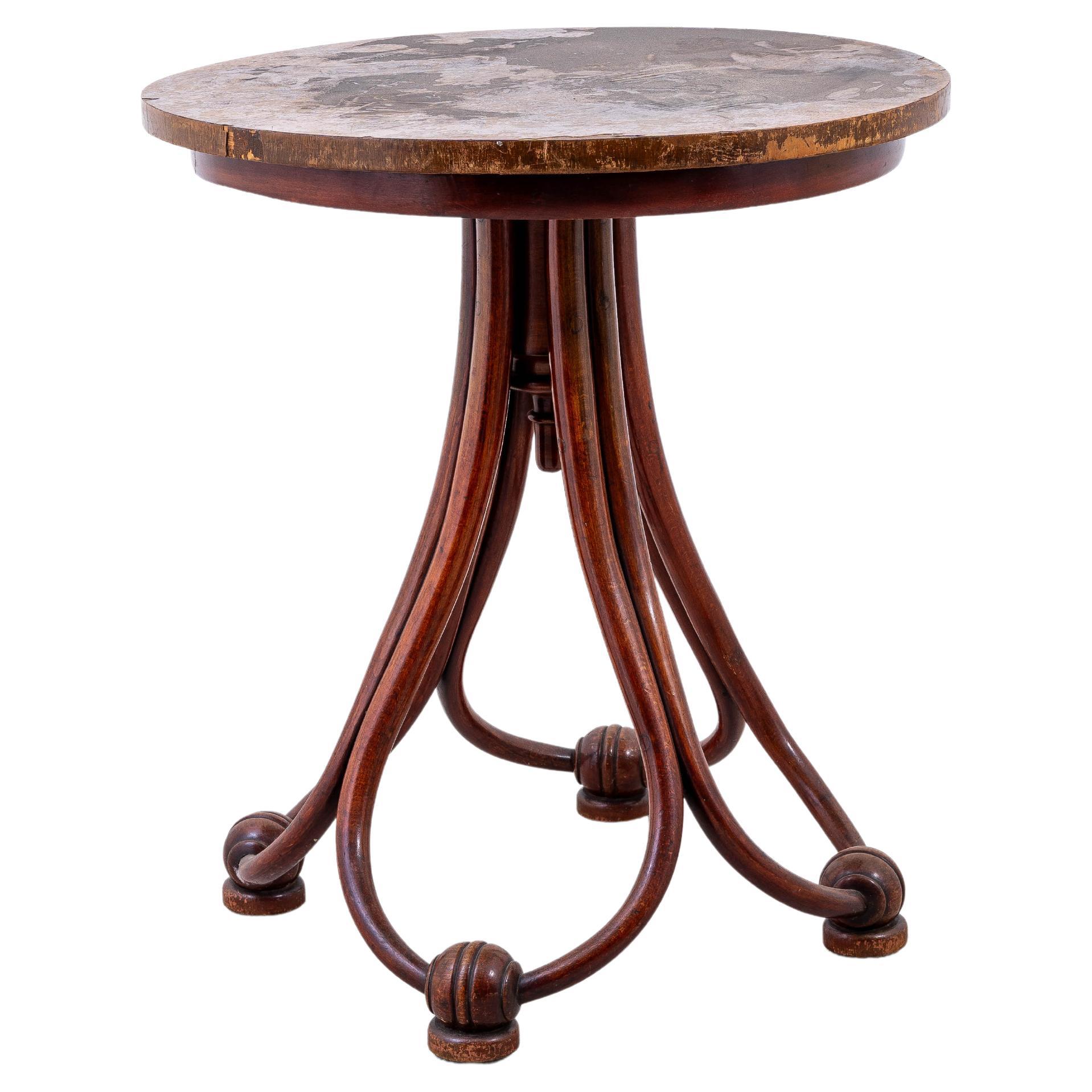 Thonet – von Michael Thonet – Beistelltisch – Buche