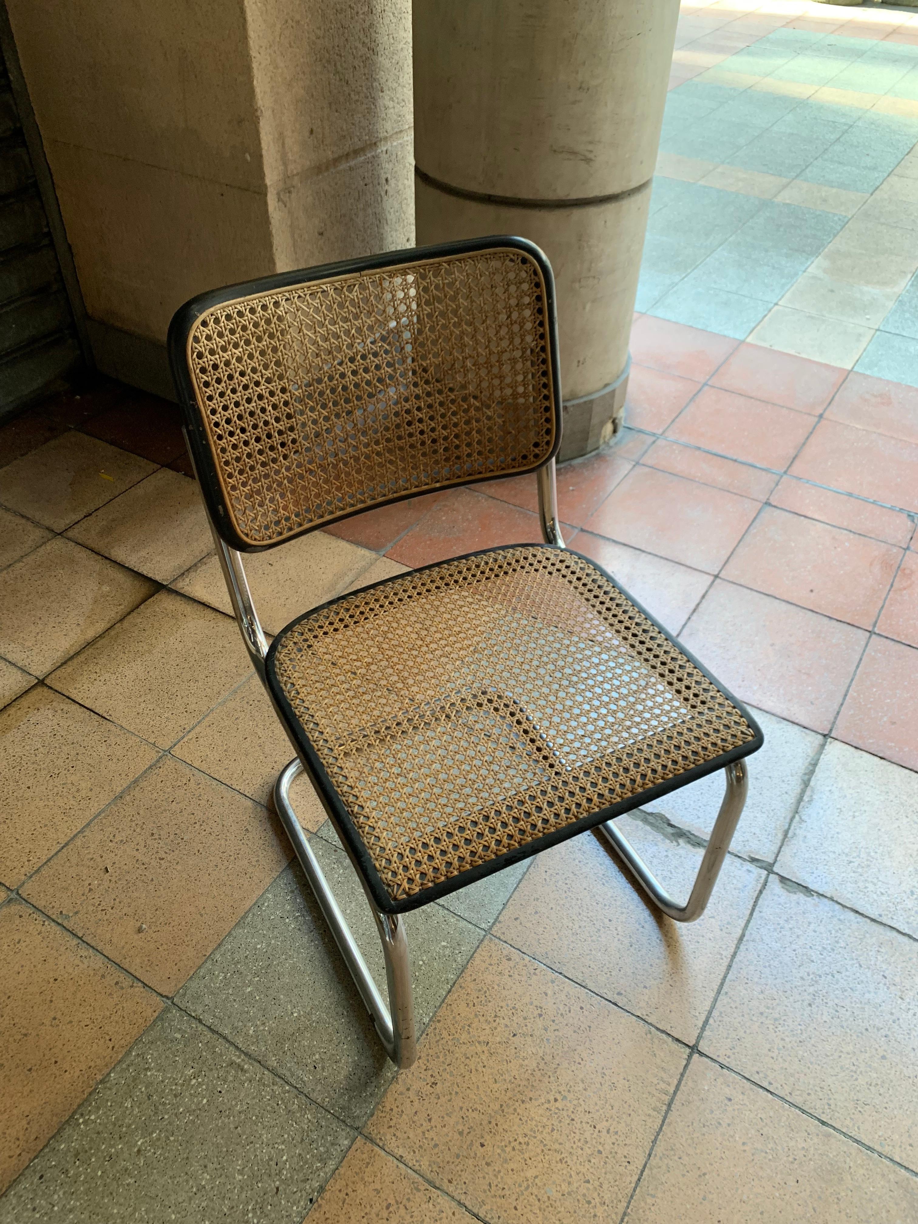 Chrome and reed cane
The S32 armchair with reed cane was created by Marcel Breuer for the Thonet brand in the years 1928-1930.
Dimensions: H80 x P59 x L46 cm 
Seat height : 44 cm.
 