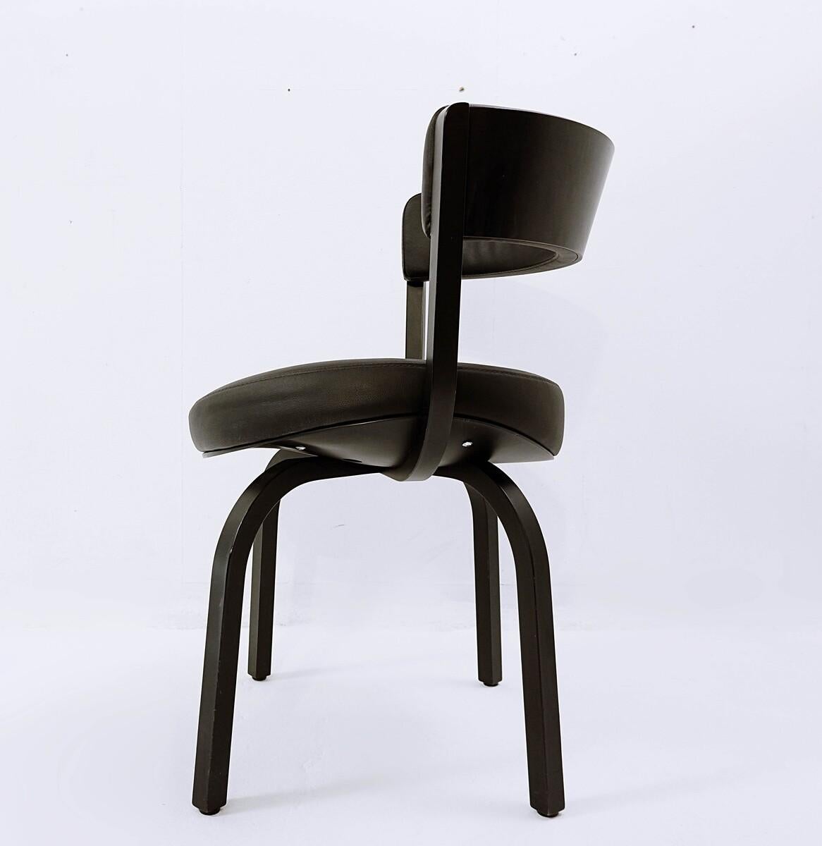 Mid-Century Modern Thonet Chair 404 in Black Wood and Leather For Sale