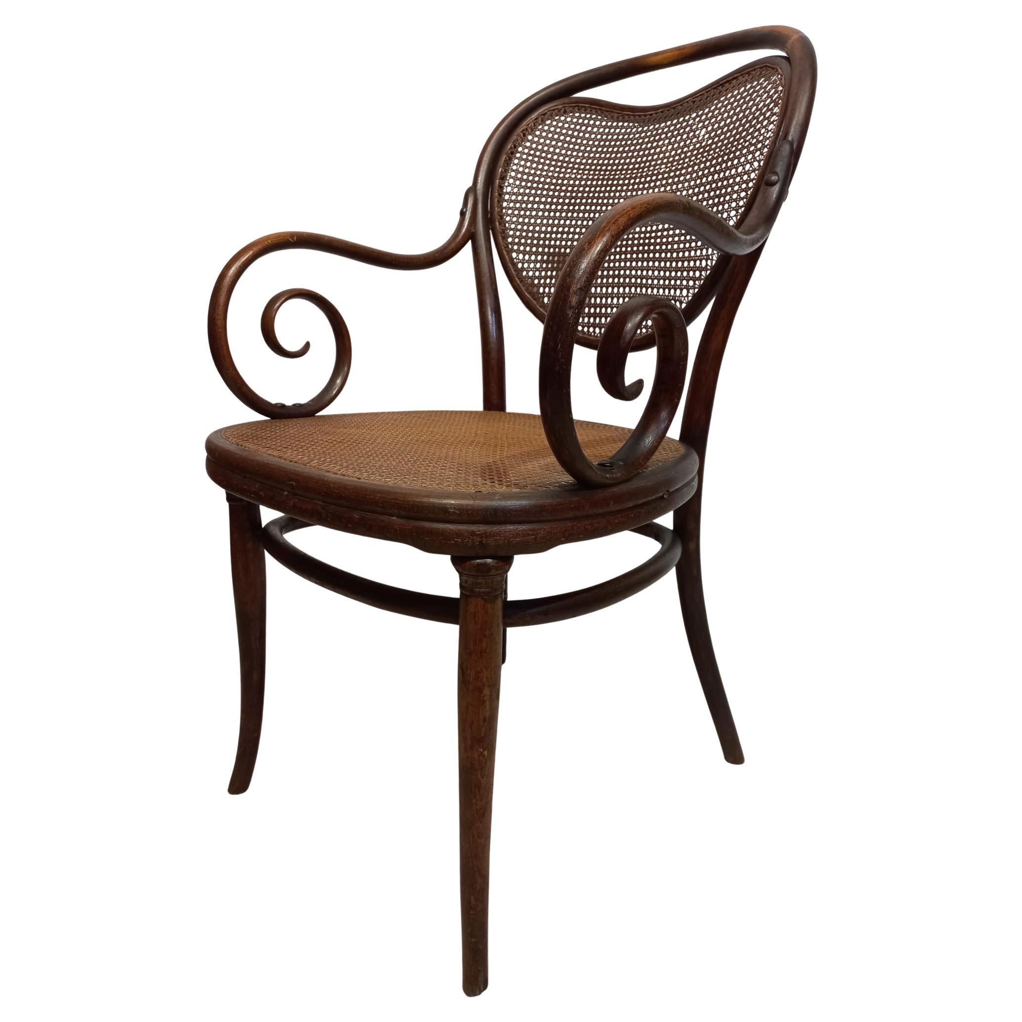 Thonet Stuhl aus den 1870er Jahren mit geschwungenen Armlehnen (Spätes 19. Jahrhundert) im Angebot
