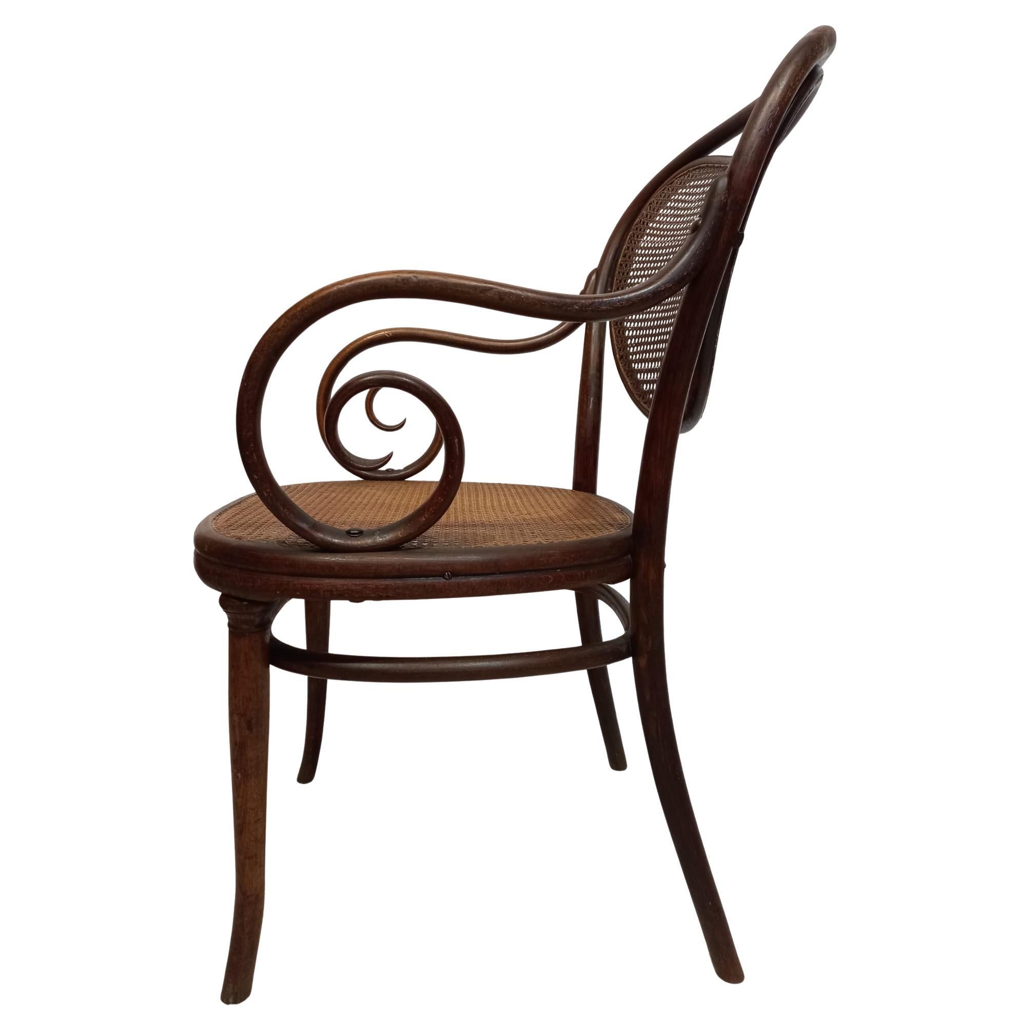 Thonet Stuhl aus den 1870er Jahren mit geschwungenen Armlehnen im Angebot 4
