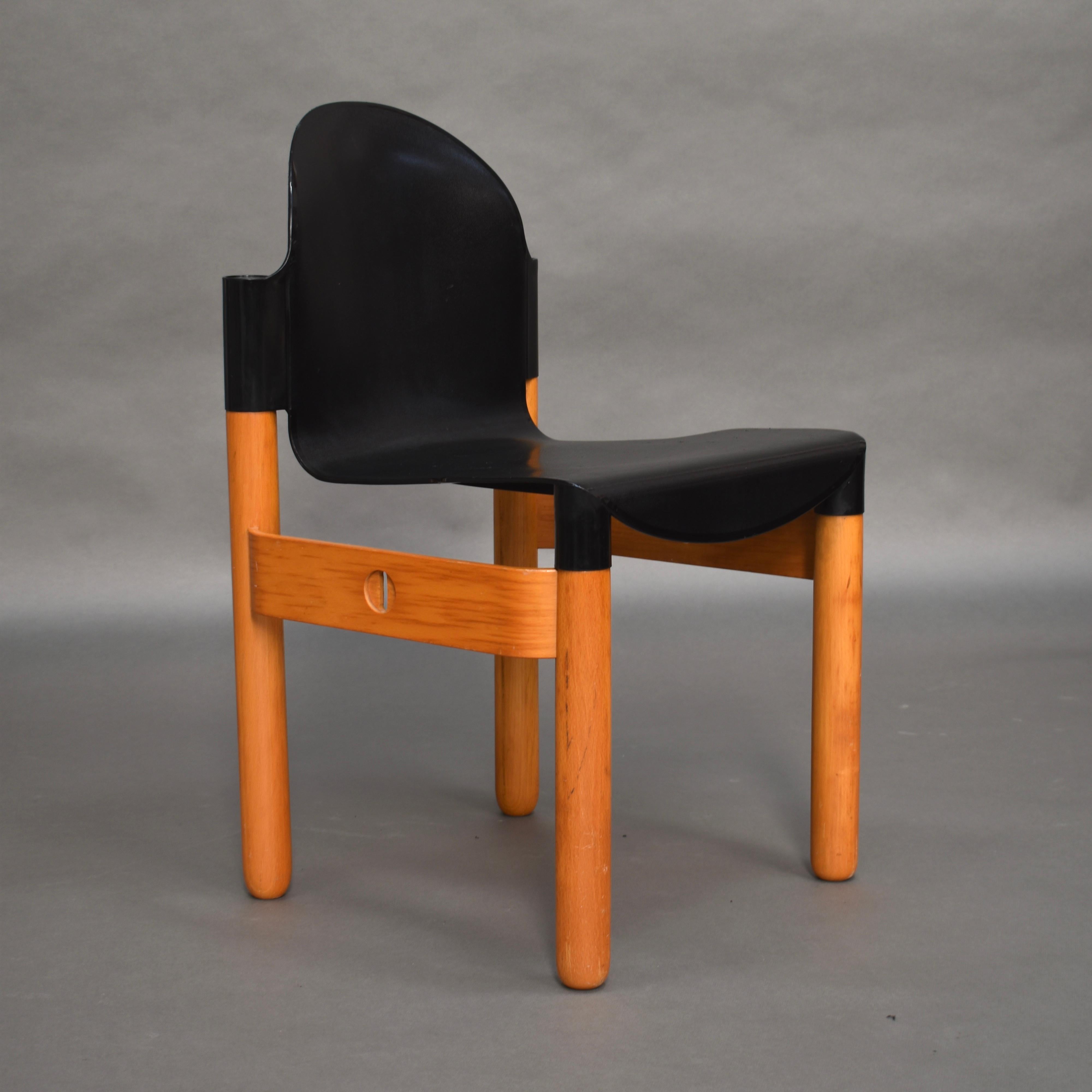 Designer: Gerd Lange

Manufacturer: THONET

Model: Flex chair

Material: Birch / Plastic

Design period: 1973

Size in cm: 49 x 49 x 79 seat height 46cm.

Condition: Good / Some scratching and staining on the seat / A damage on the side