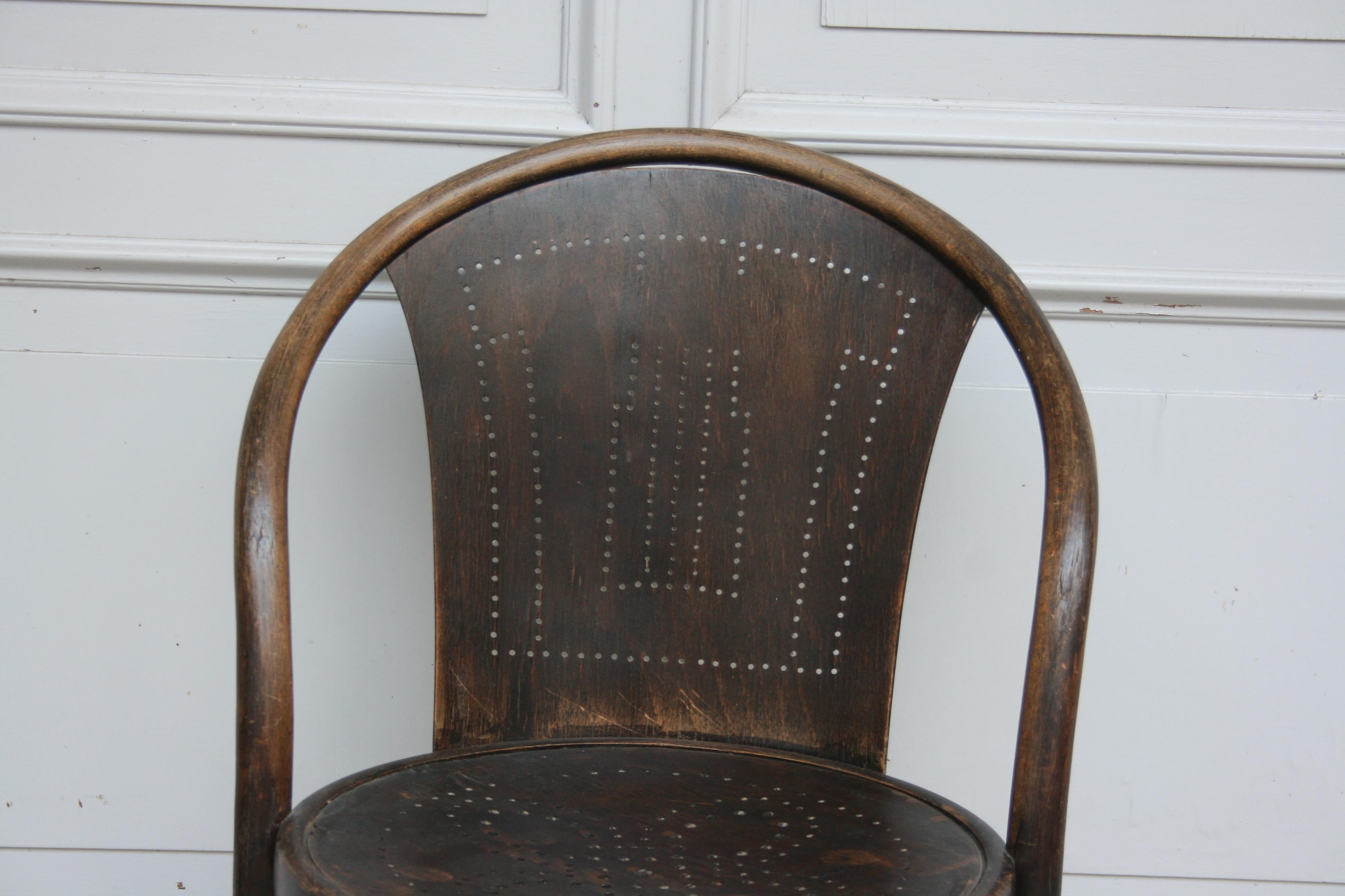 Thonet Chair Model 47, by Michael Thonet for Thonet, circa 1911 For Sale 6