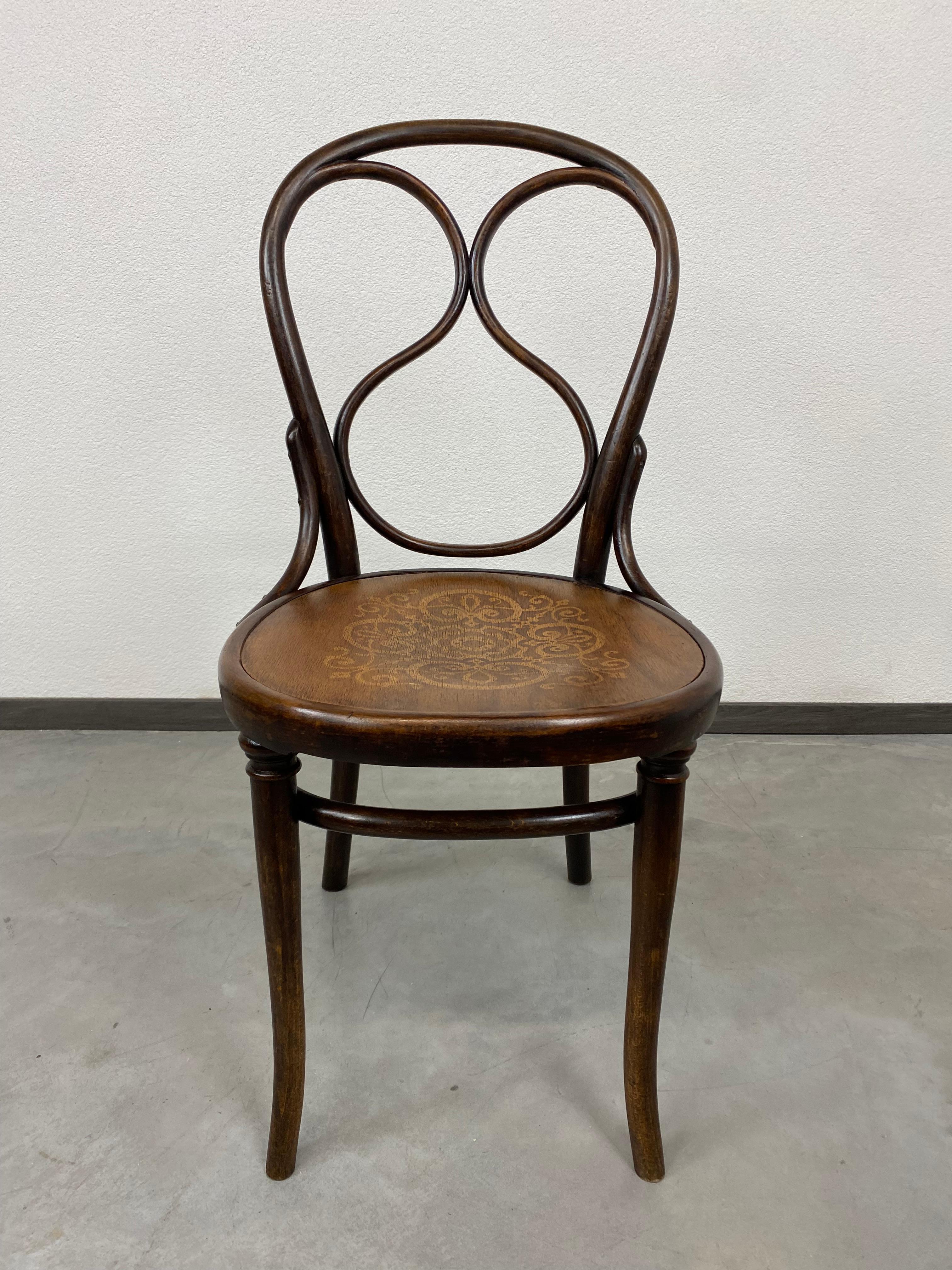 Thonet dining chair no.1 in very good original condition.