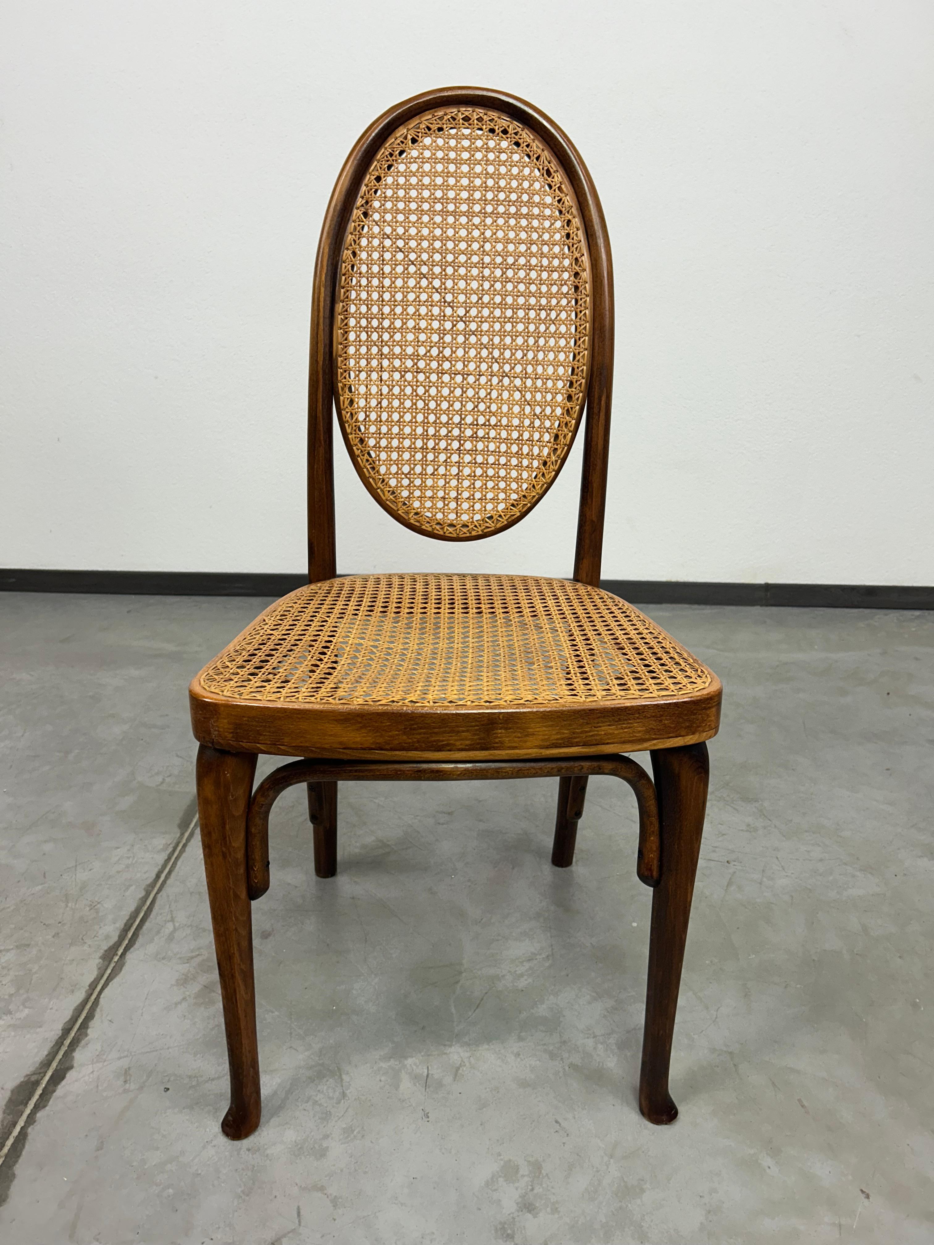 Thonet-Stühle Nr.567 von Otto Prutscher für das Café Heinrichshof im Zustand „Gut“ im Angebot in Banská Štiavnica, SK