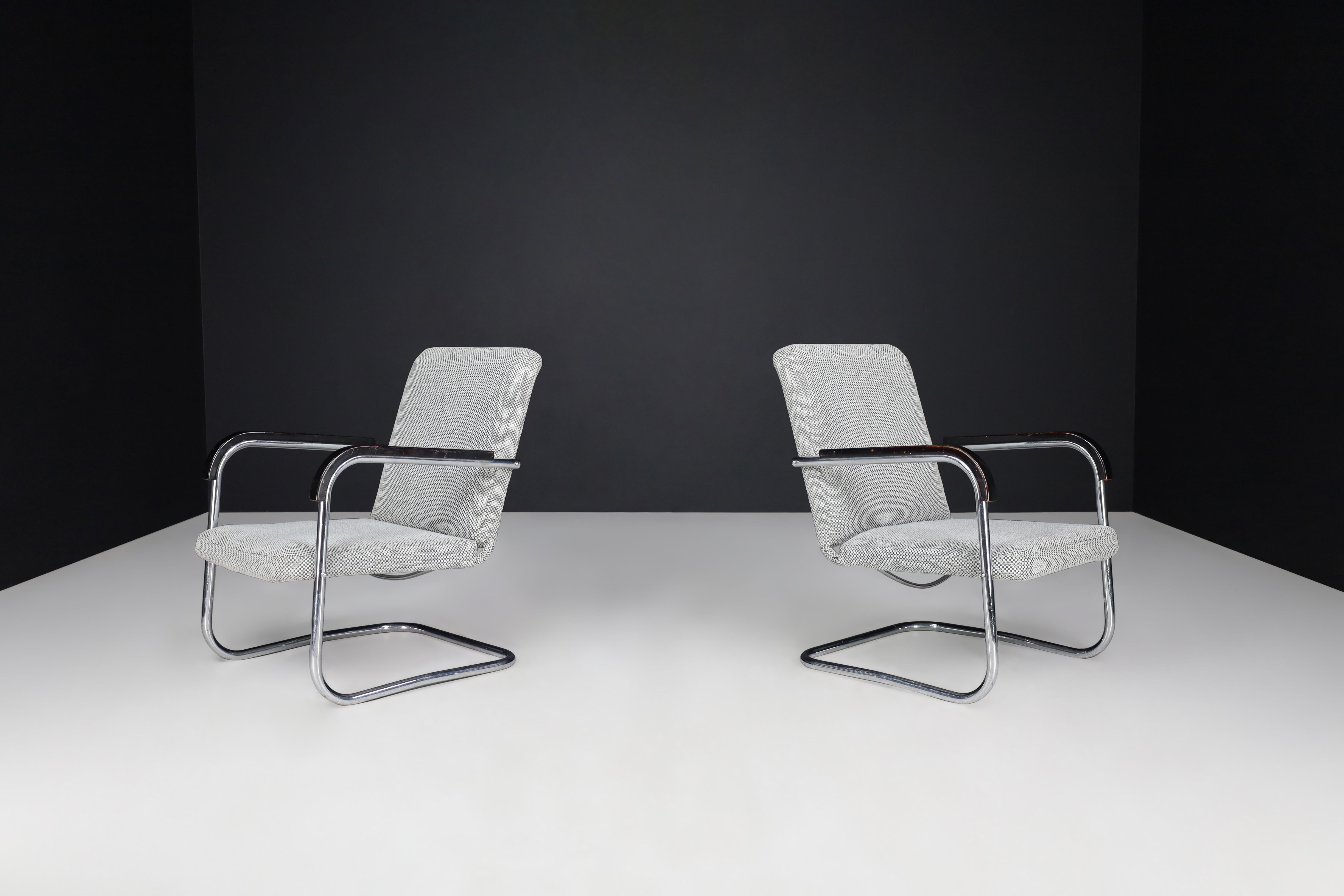 German Thonet Chrome Steel Cantilever Armchairs 1930s Midcentury Bauhaus period. For Sale