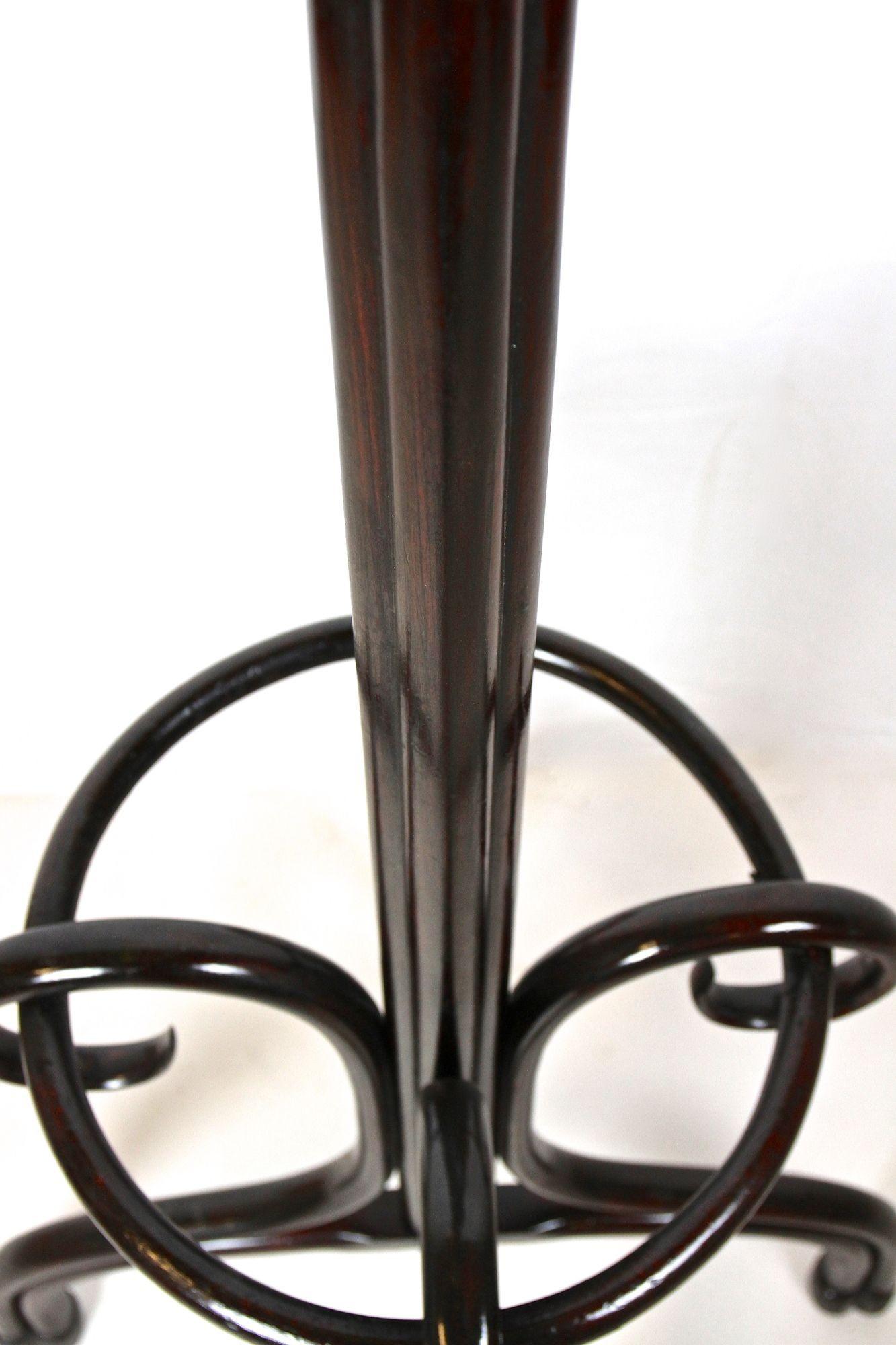 Thonet Coat Rack/ Wardrobe Stand Bentwood Polished, Art Nouveau, AT ca. 1905 For Sale 7