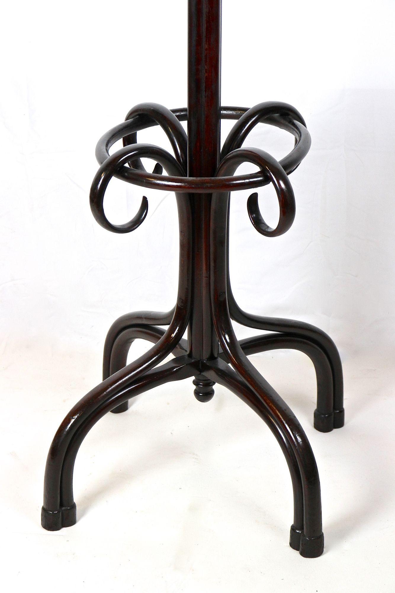 Thonet Coat Rack/ Wardrobe Stand Bentwood Polished, Art Nouveau, AT ca. 1905 For Sale 10