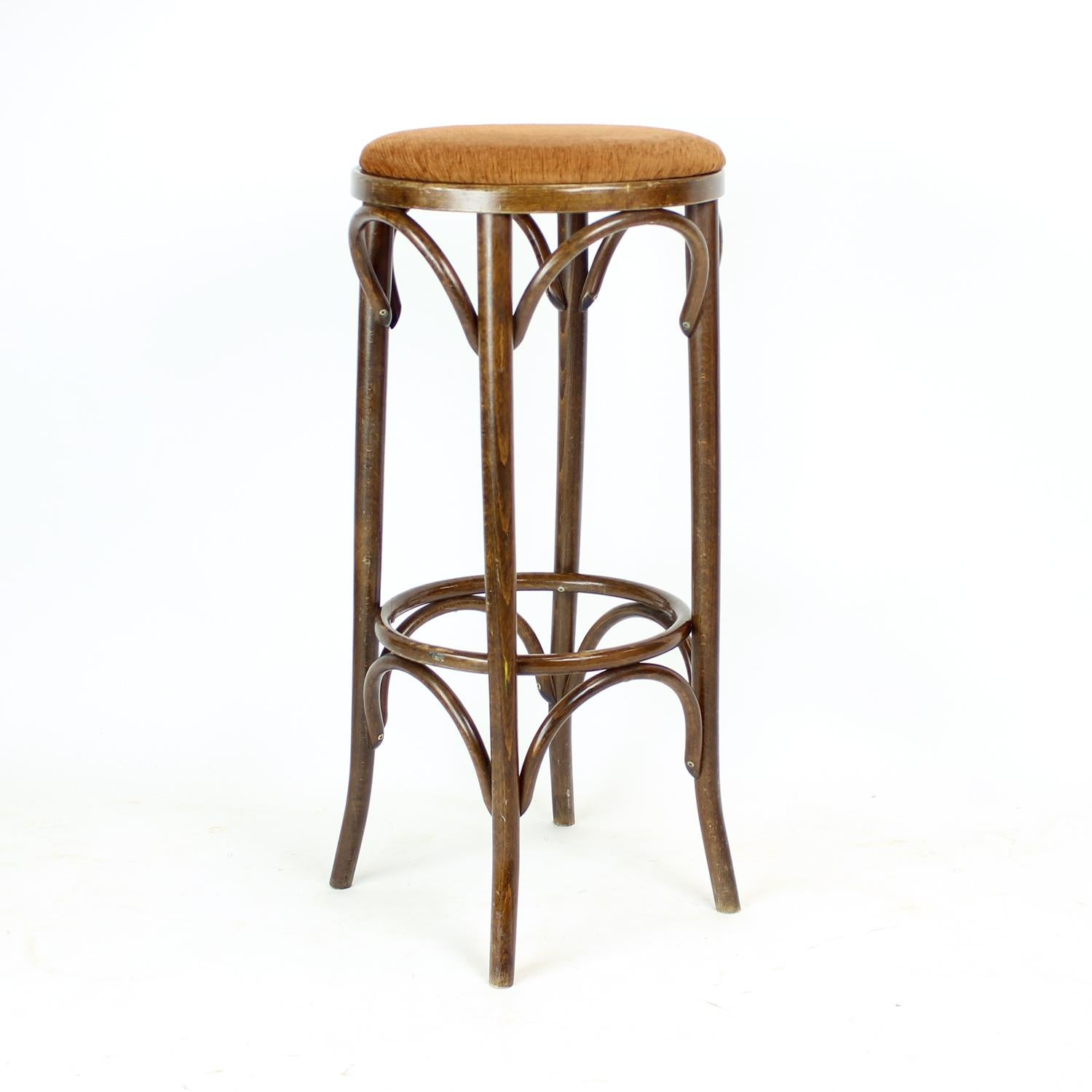 Tchèque Thonet Design Bentwood Bar Stools No. 73 By Ton, Set Of 6 en vente