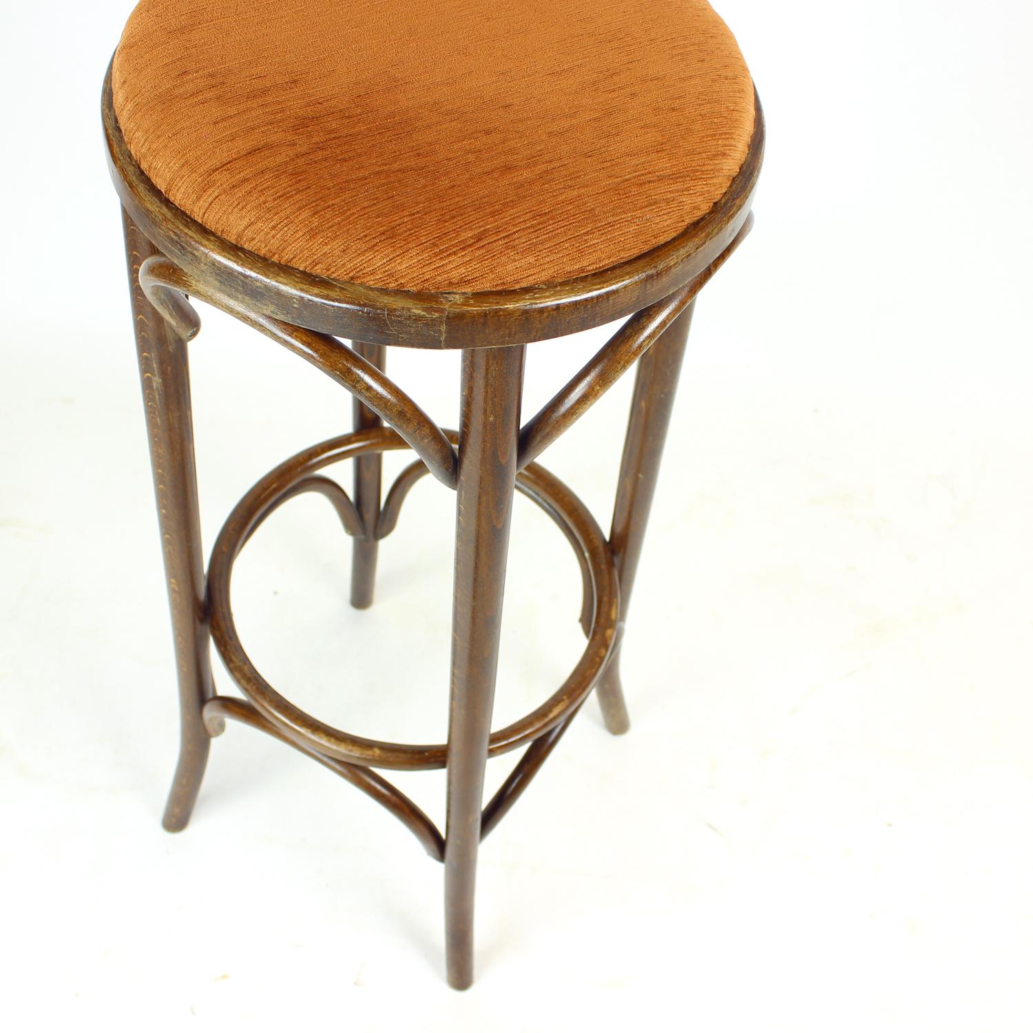 Tissu Thonet Design Bentwood Bar Stools No. 73 By Ton, Set Of 6 en vente