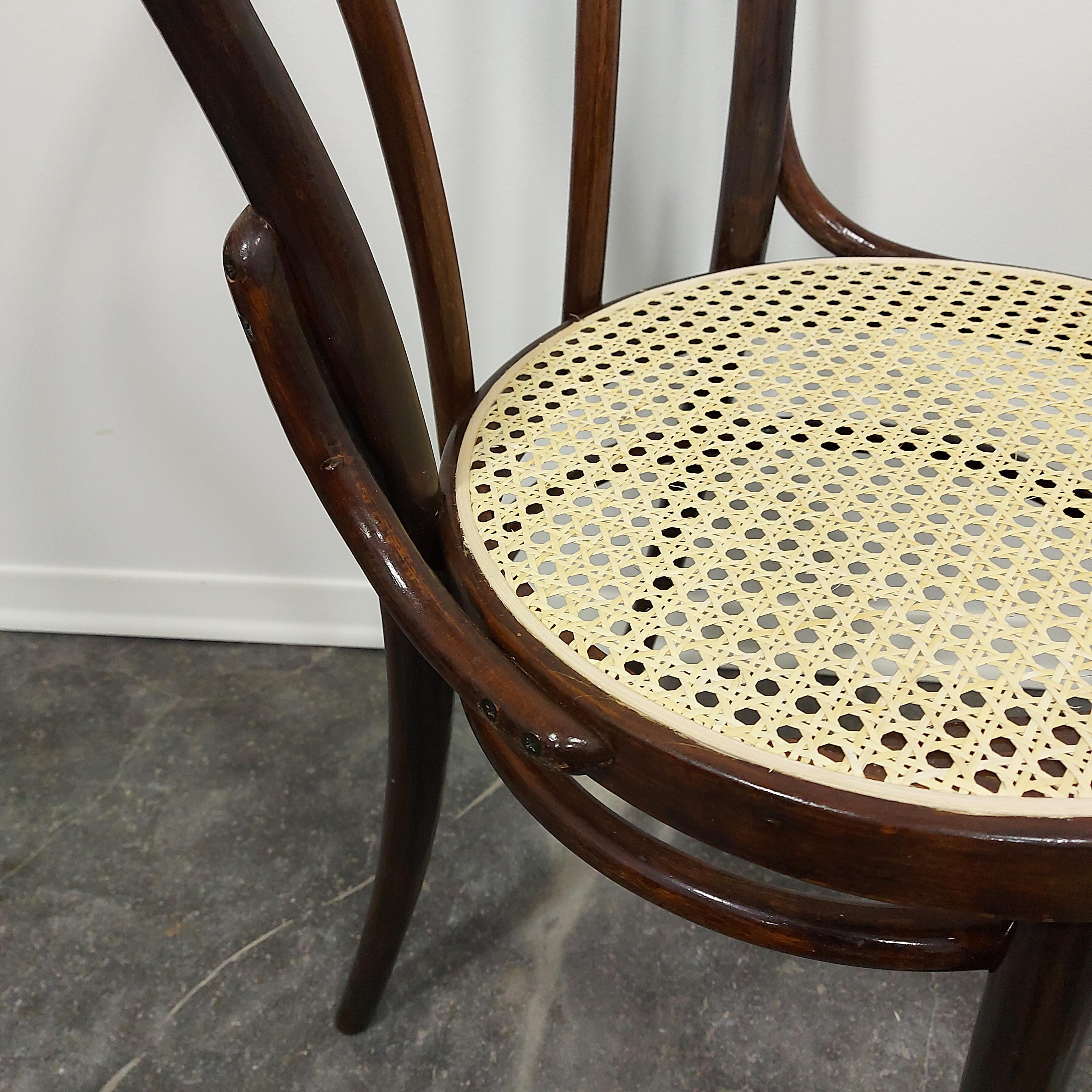 Thonet Esszimmerstuhl Nr. 18 „Wide“, 1970er Jahre (Slowenisch) im Angebot