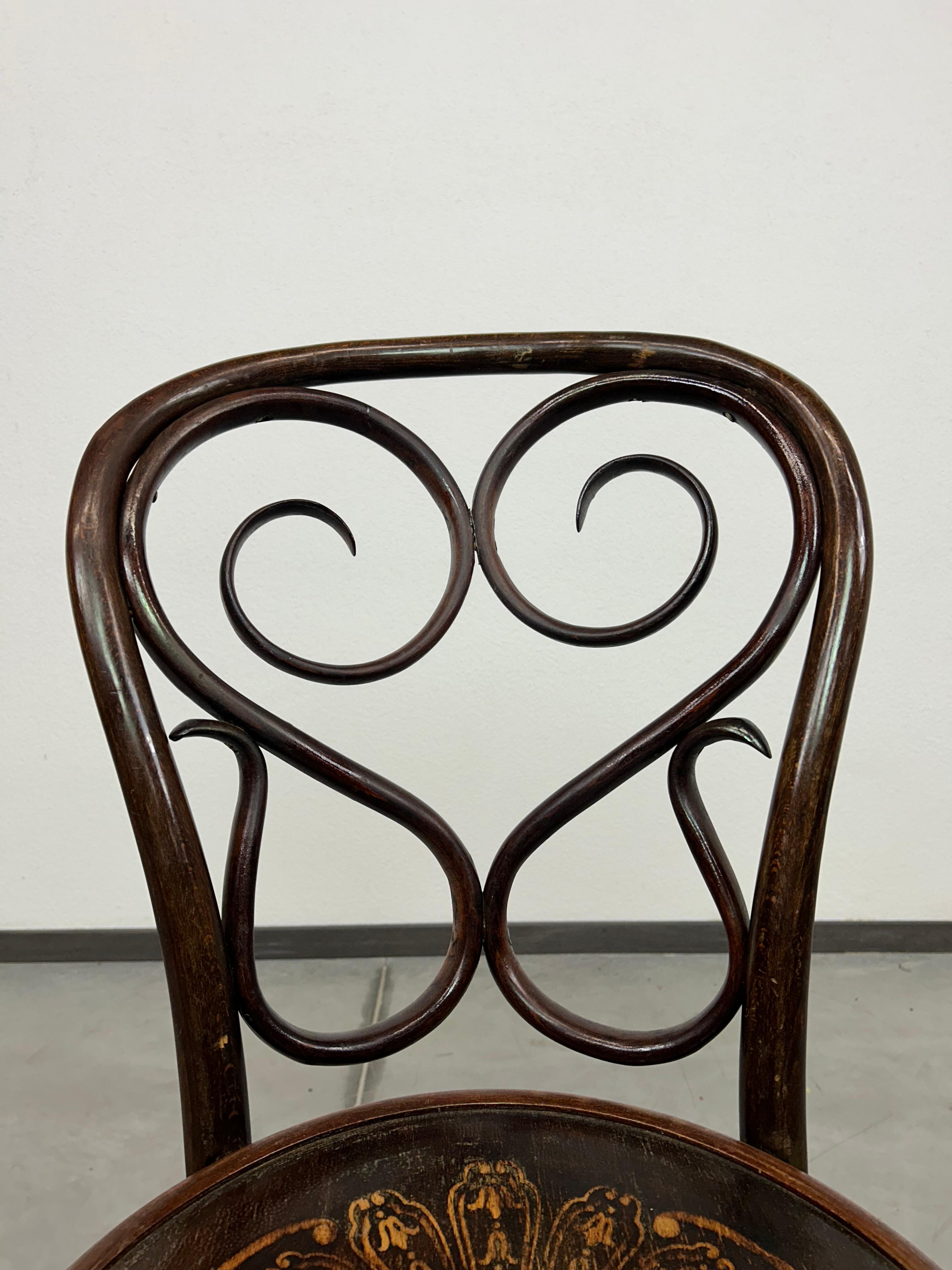 Austrian Thonet dining chair no.4 For Sale