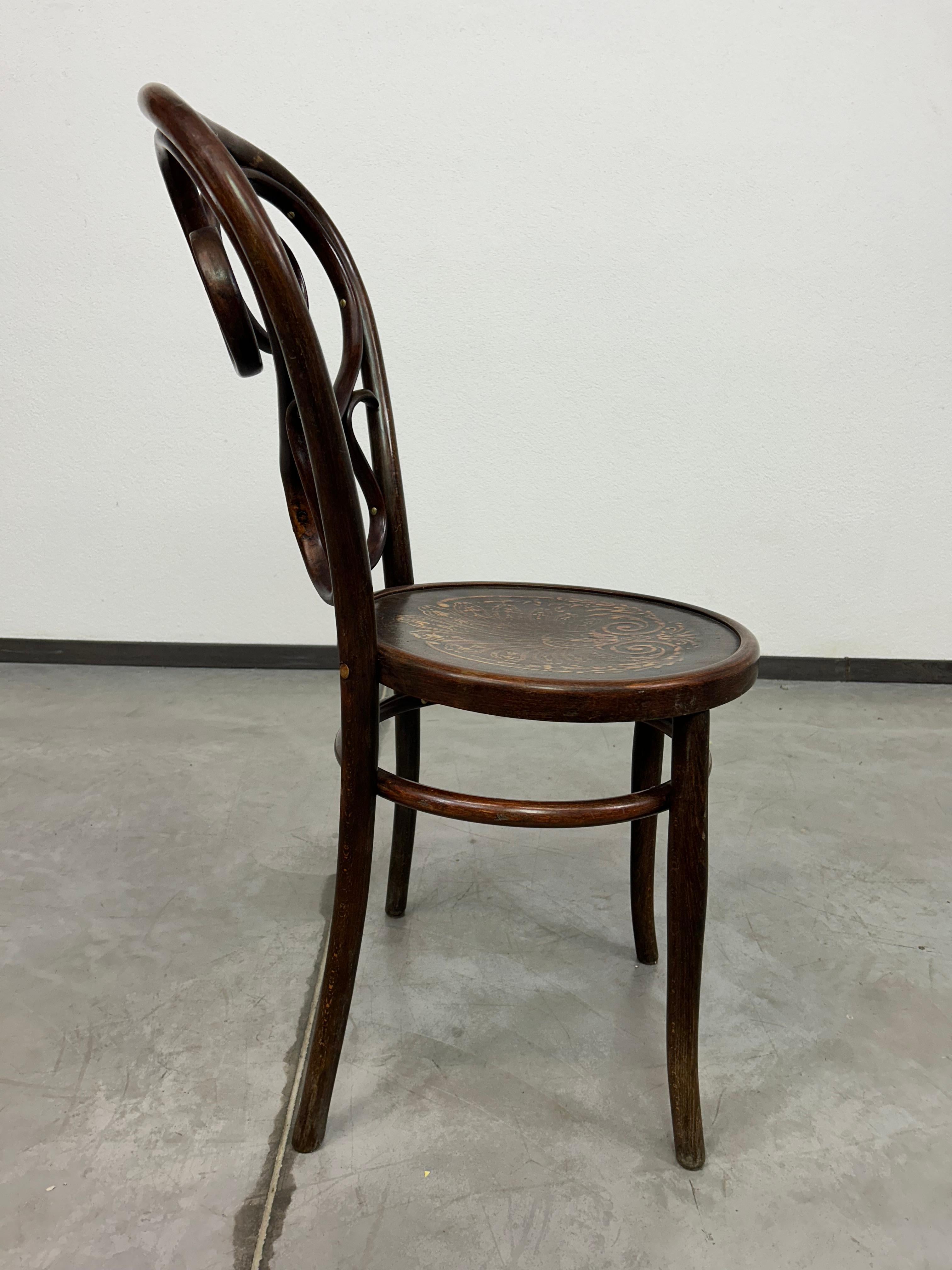 Thonet dining chair no.4 For Sale 2