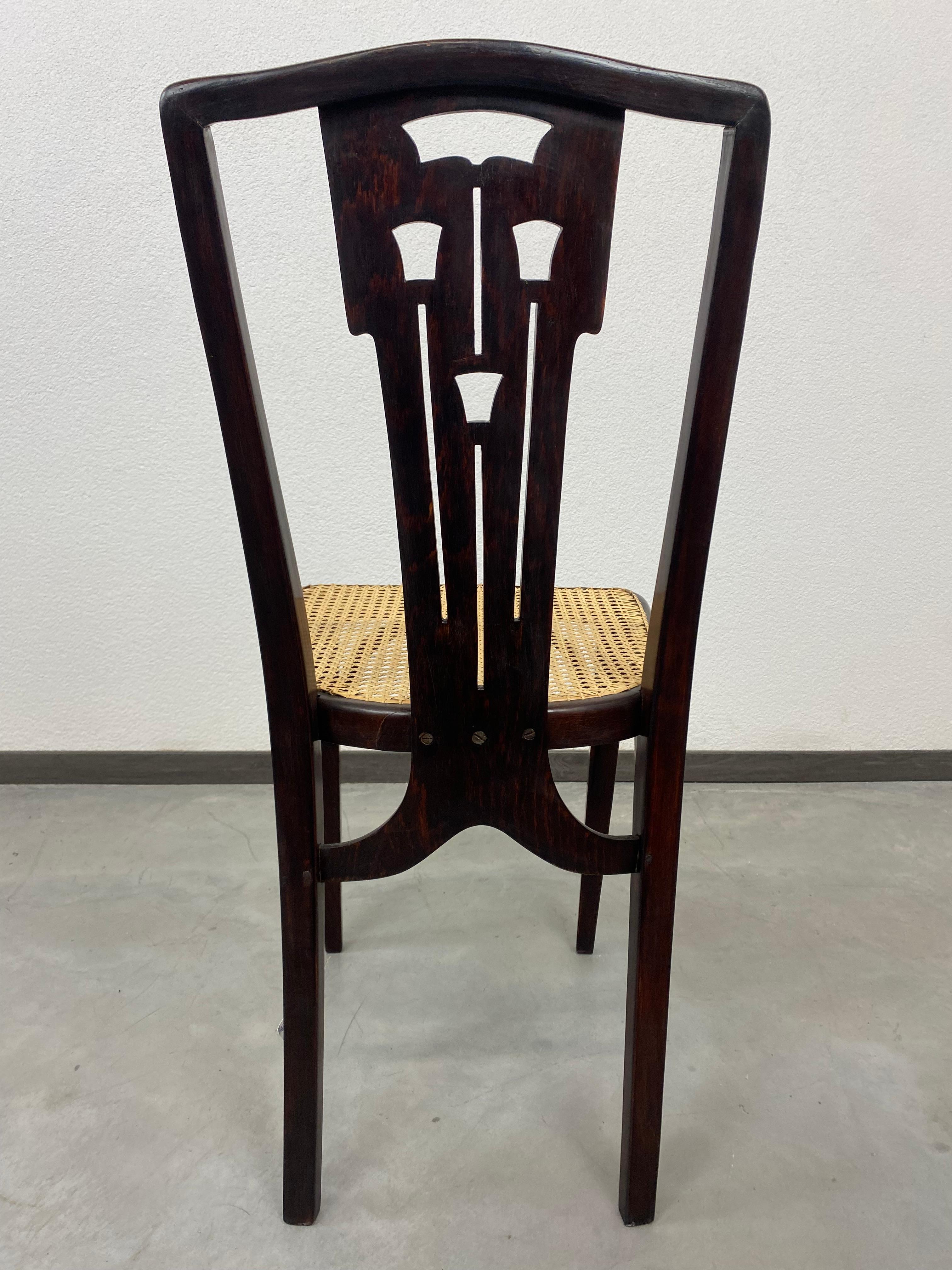 Thonet Dining Chair No.732 Tulip Variant In Excellent Condition For Sale In Banská Štiavnica, SK